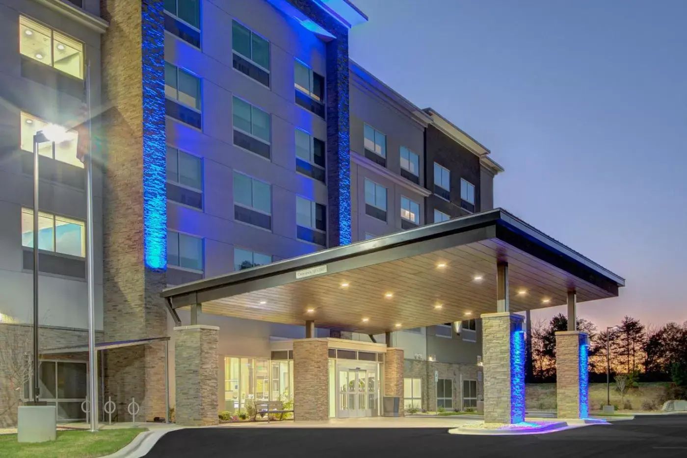 Holiday Inn Express & Suites Charlotte Southwest by IHG Holiday Inn Express & Suites Charlotte Southwest by IHG