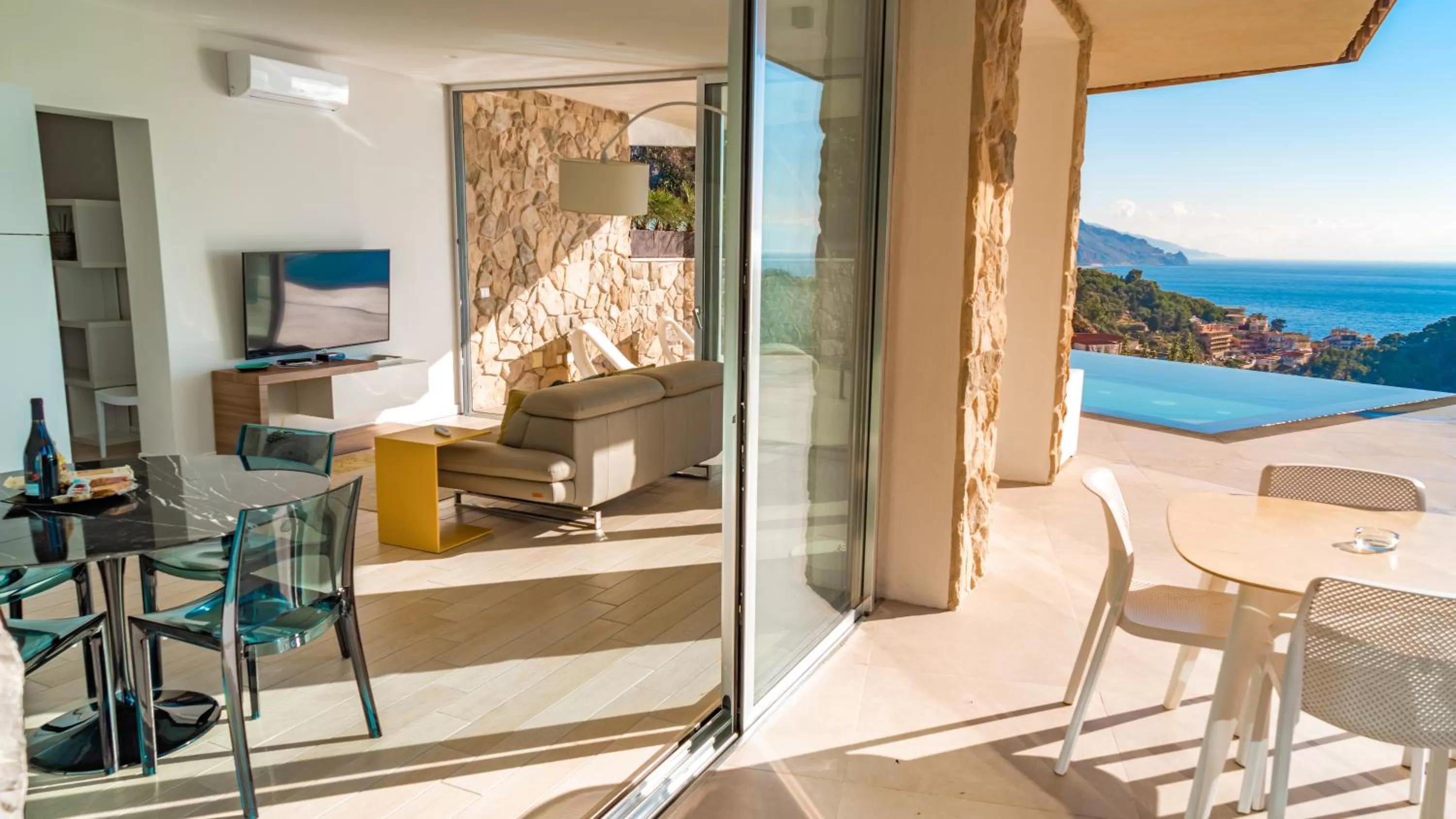 Day in Isola Bella Infinity Suites