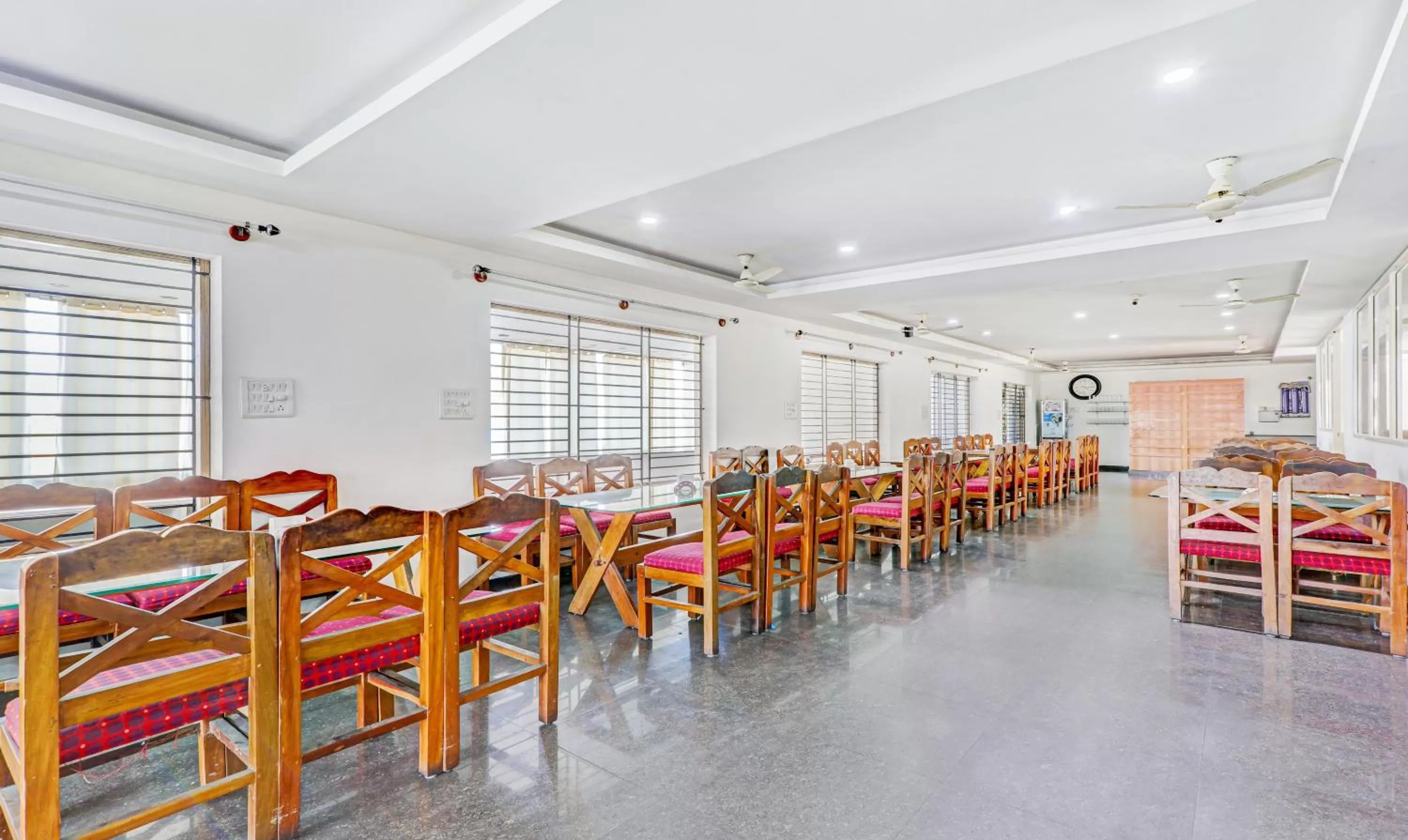 Restaurant/places to eat in Treebo Atithi Comforts, 1 Km From Nisargadhama Forest