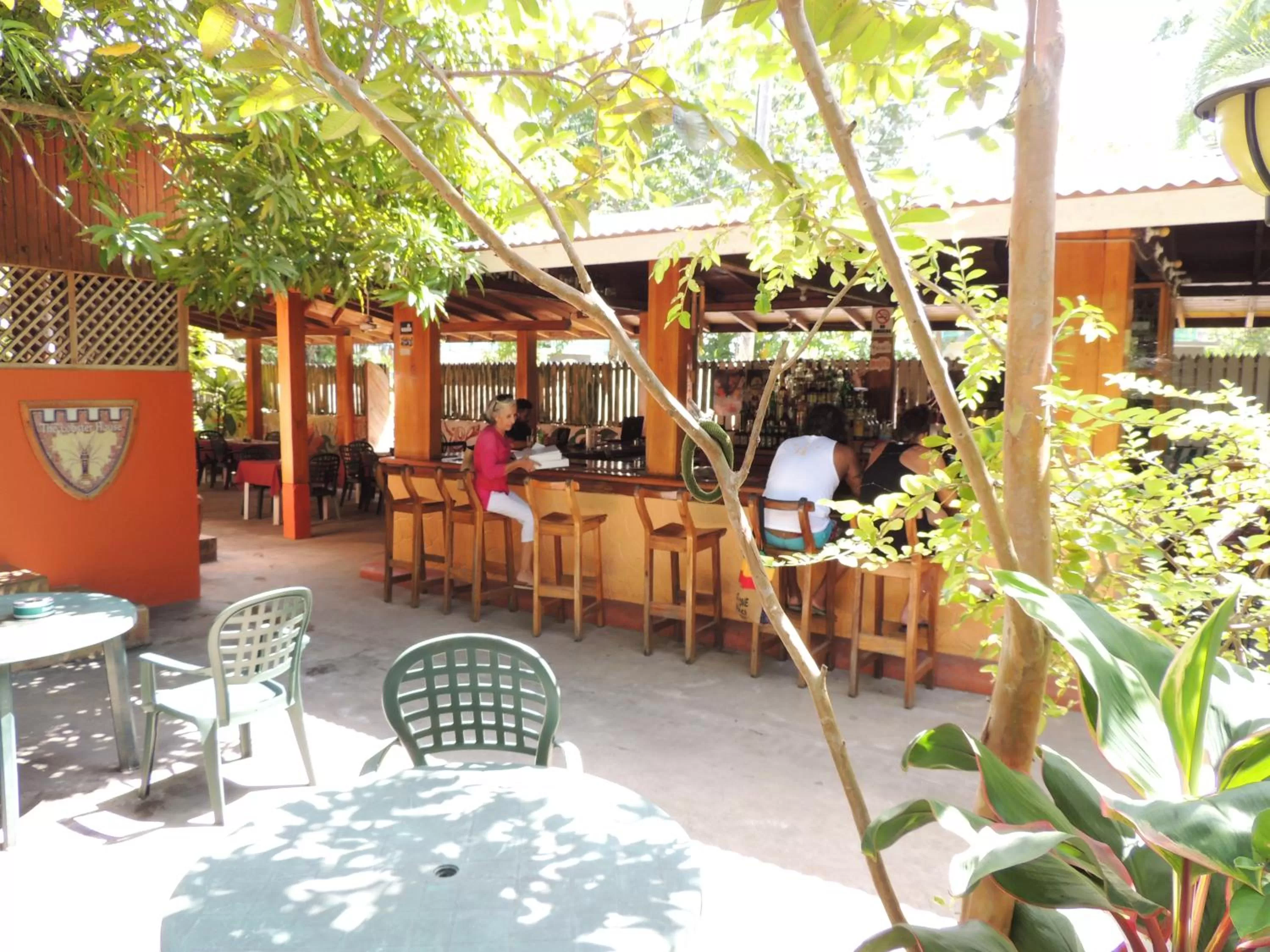 Restaurant/places to eat in Sunrise Club Hotel