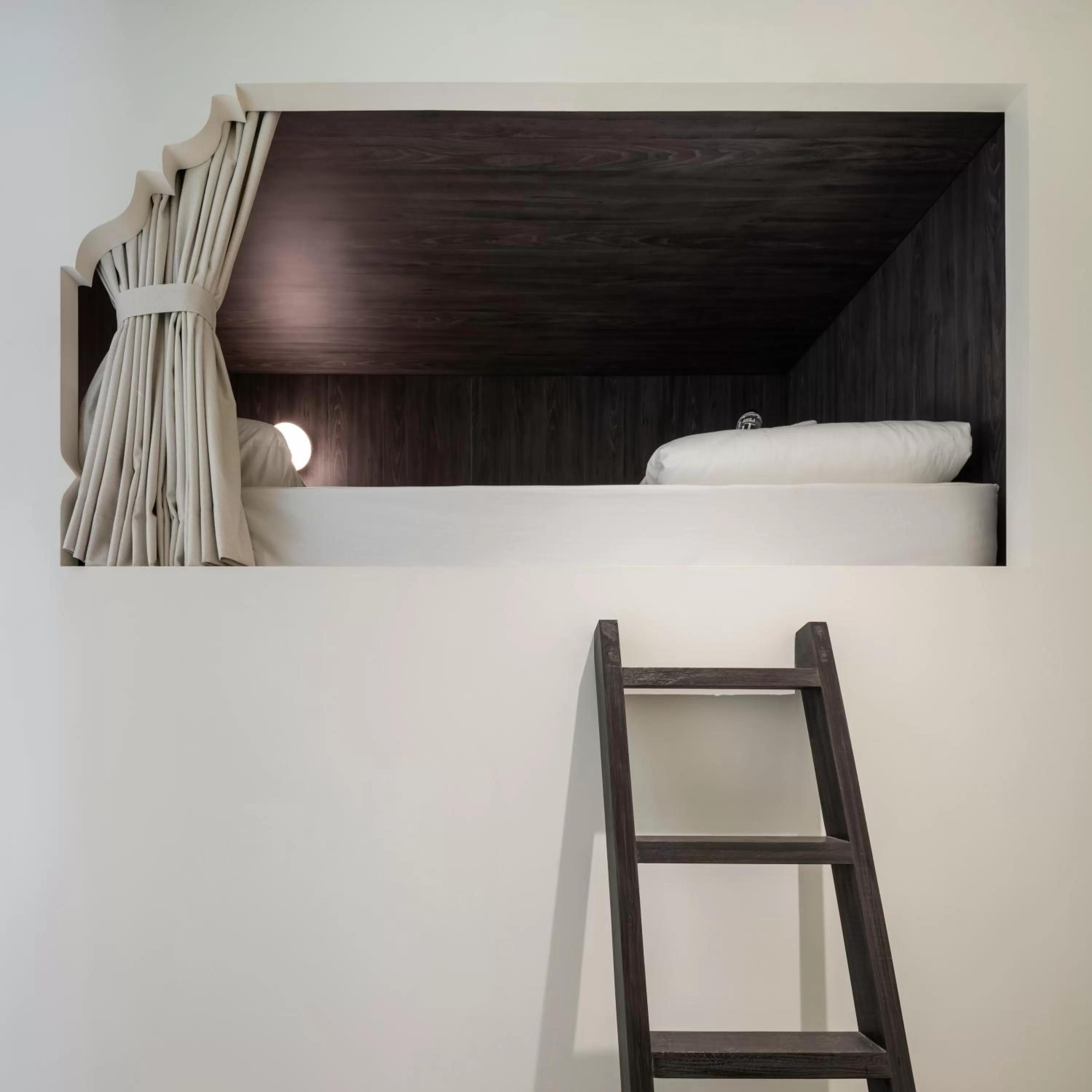 bunk bed in Lilit Bang Lumphu Hotel