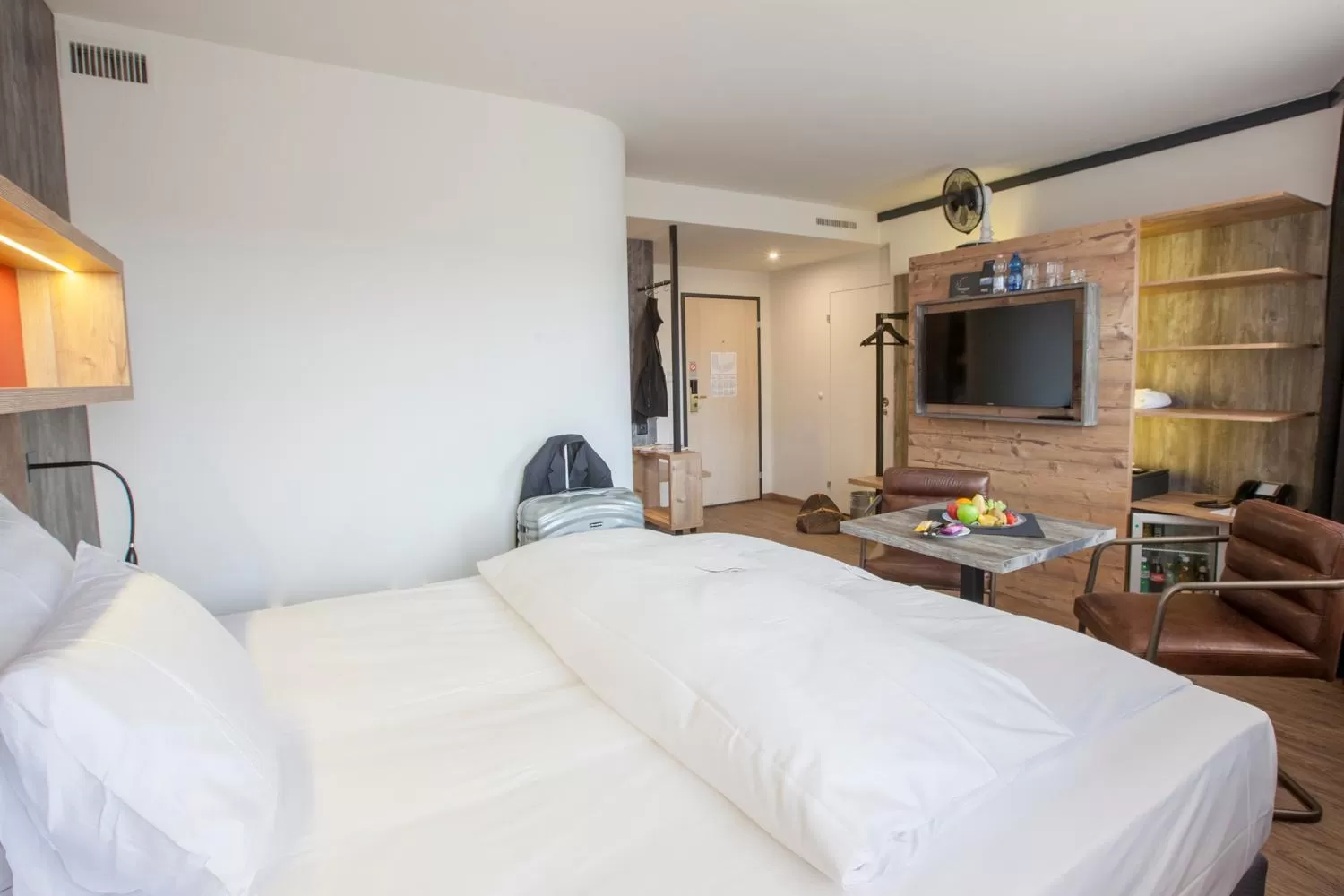 Photo of the whole room, Bed in Boutiquehotel Thessoni Classic & Self service Residence Home Zürich