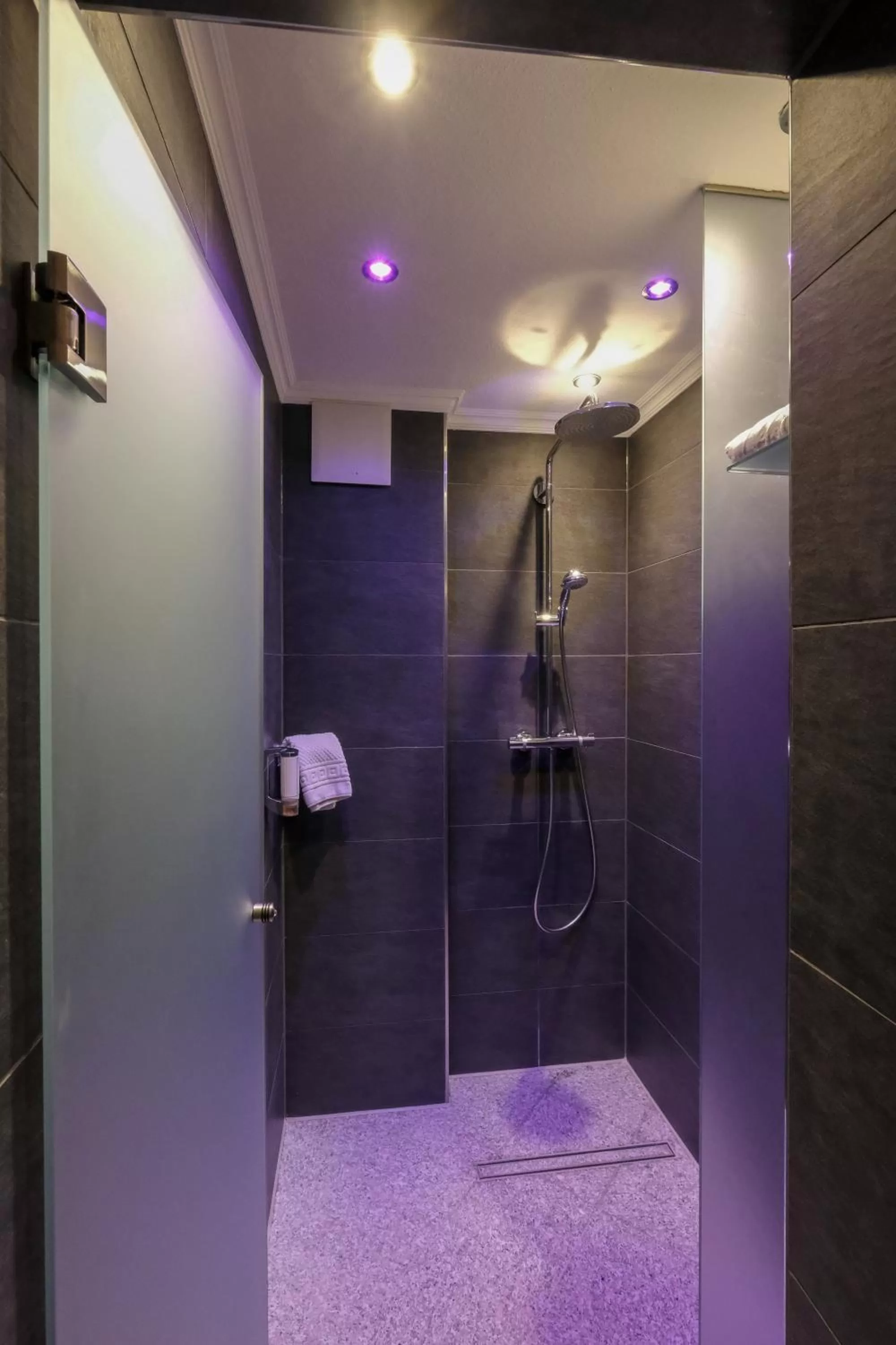 Bathroom in Budget by Hotel Savoy Hannover