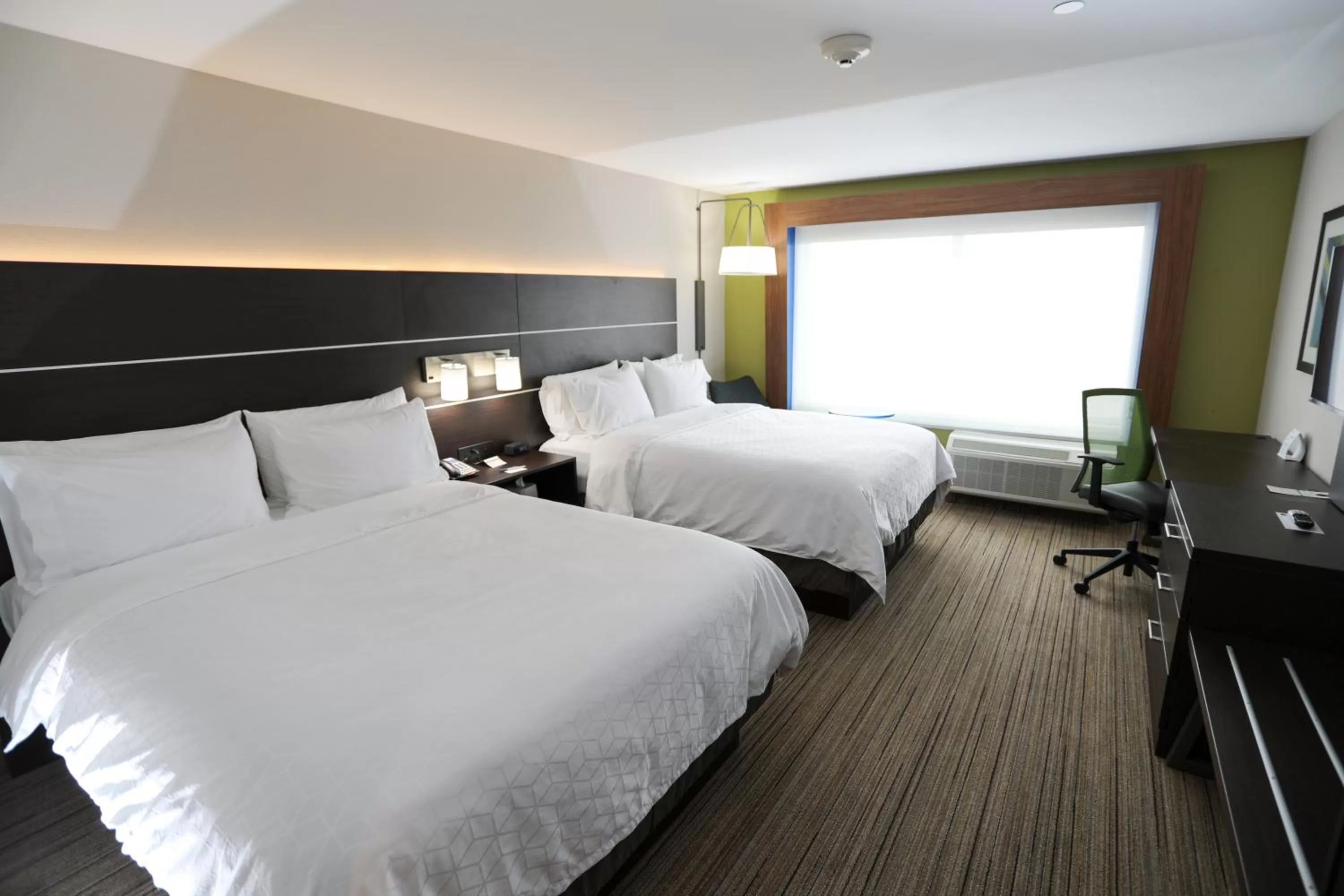 Bedroom, Bed in Holiday Inn Express & Suites - Forney by IHG