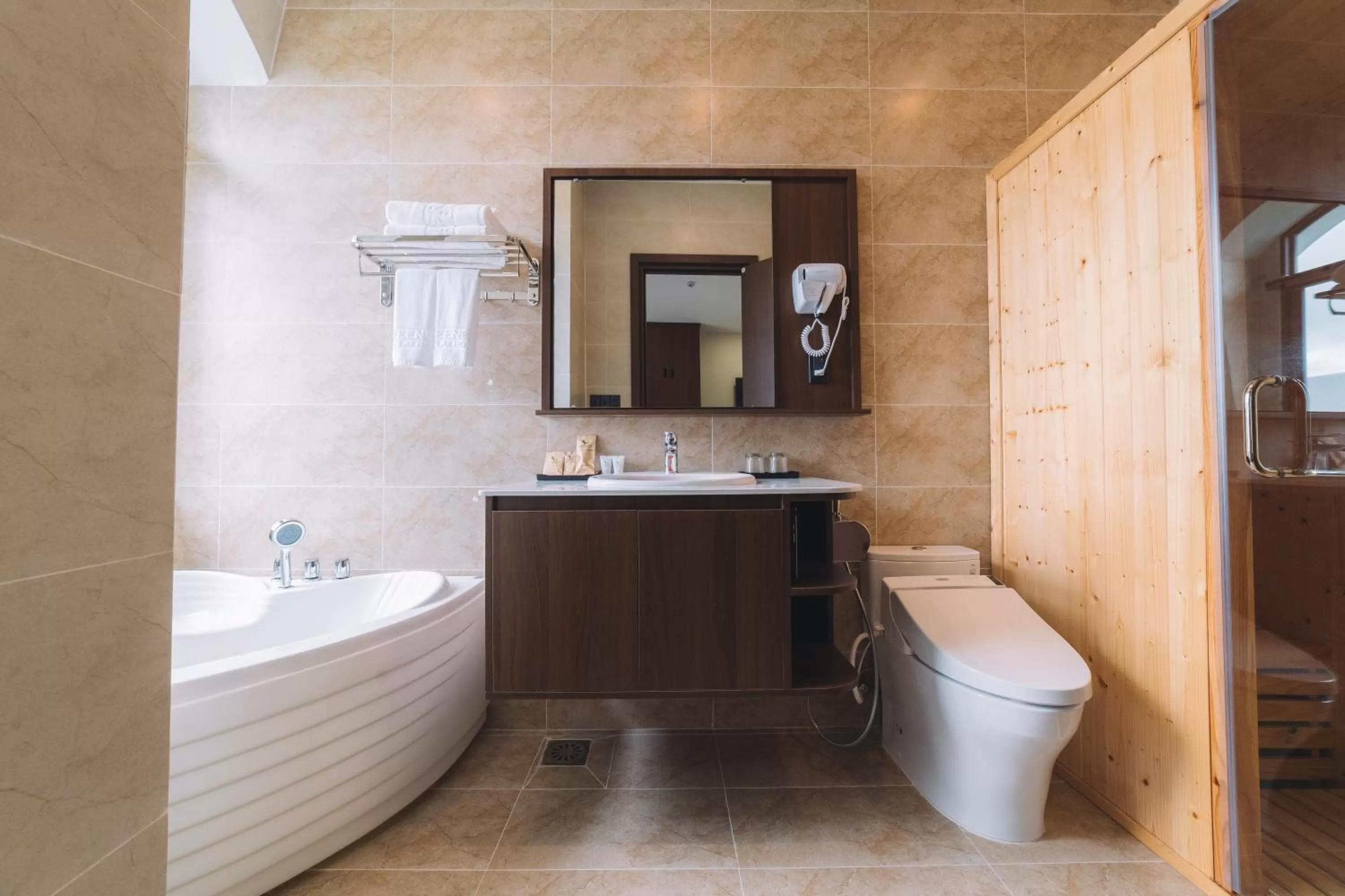 Shower in GREENECO DA LAT HOTEL - Khách sạn Green Eco Đà Lạt