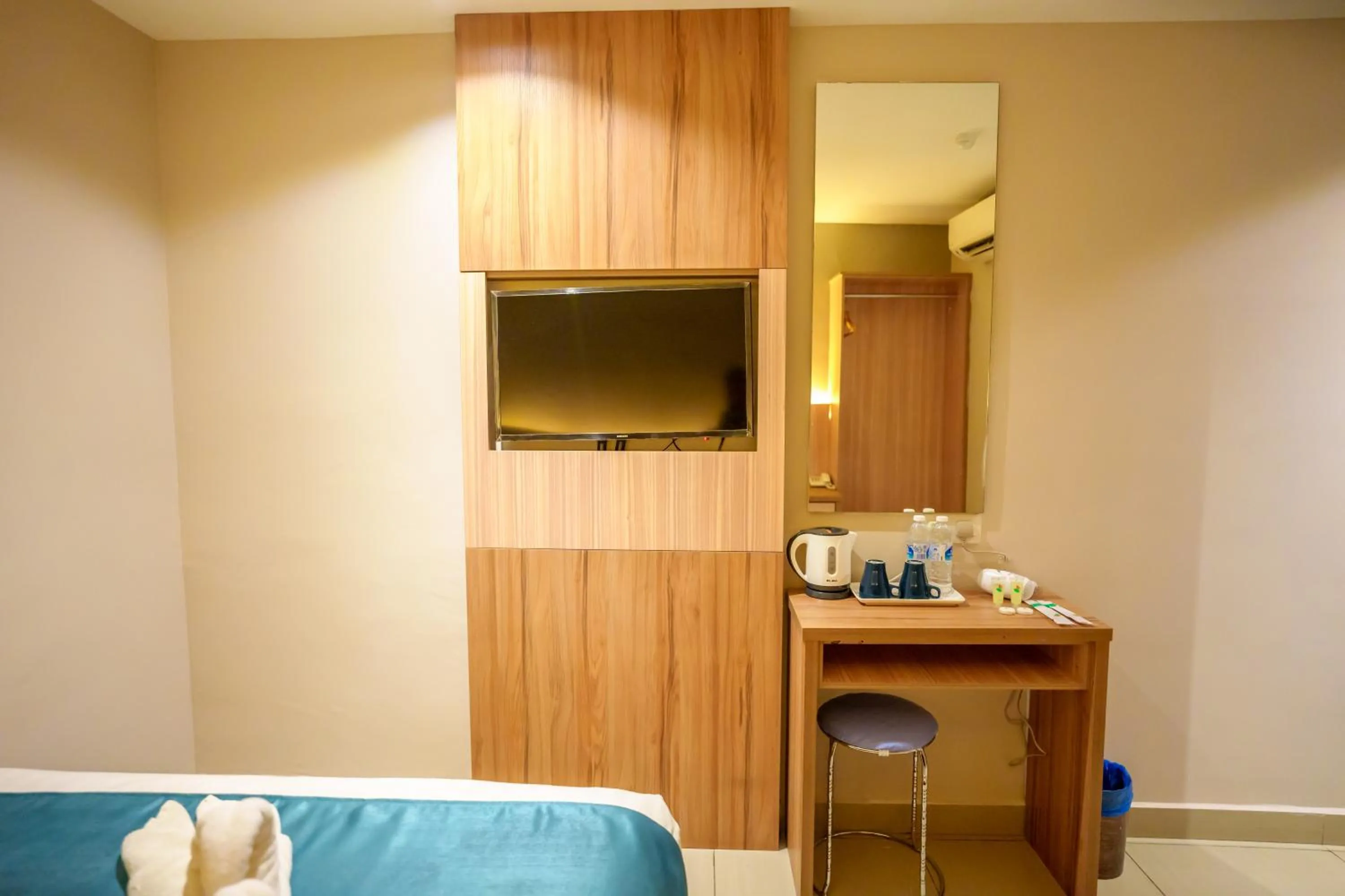 TV and multimedia, Bed in Alaxis Hotel