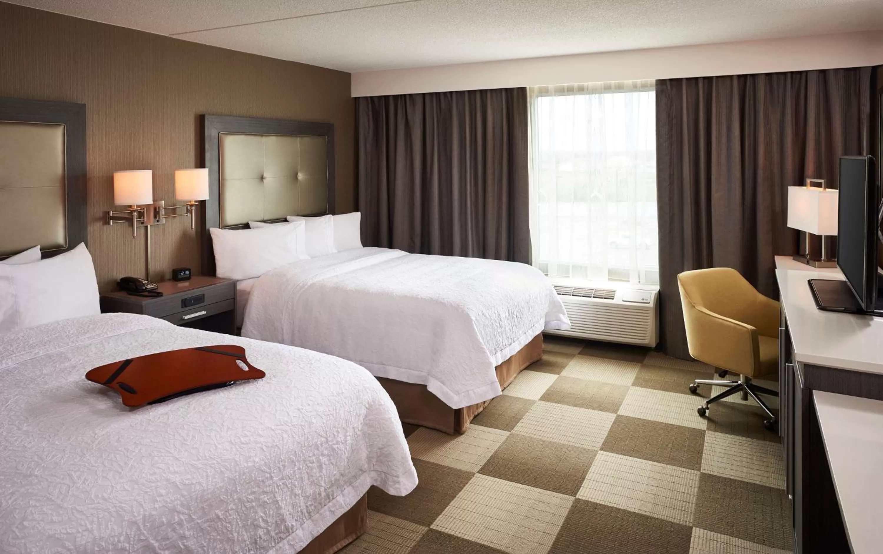 Bed in Hampton Inn by Hilton Timmins