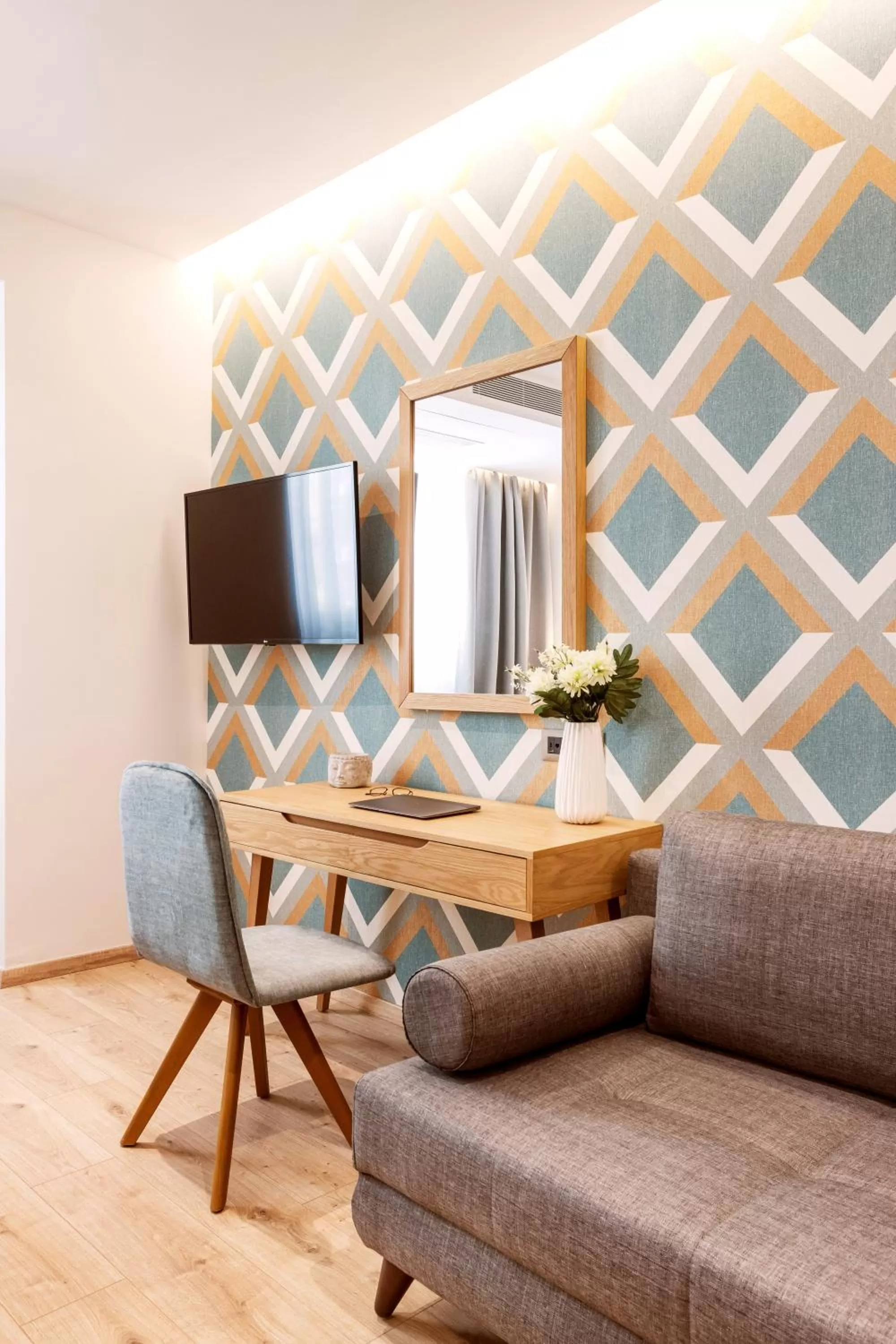 TV and multimedia in DAYS City Suites Athens