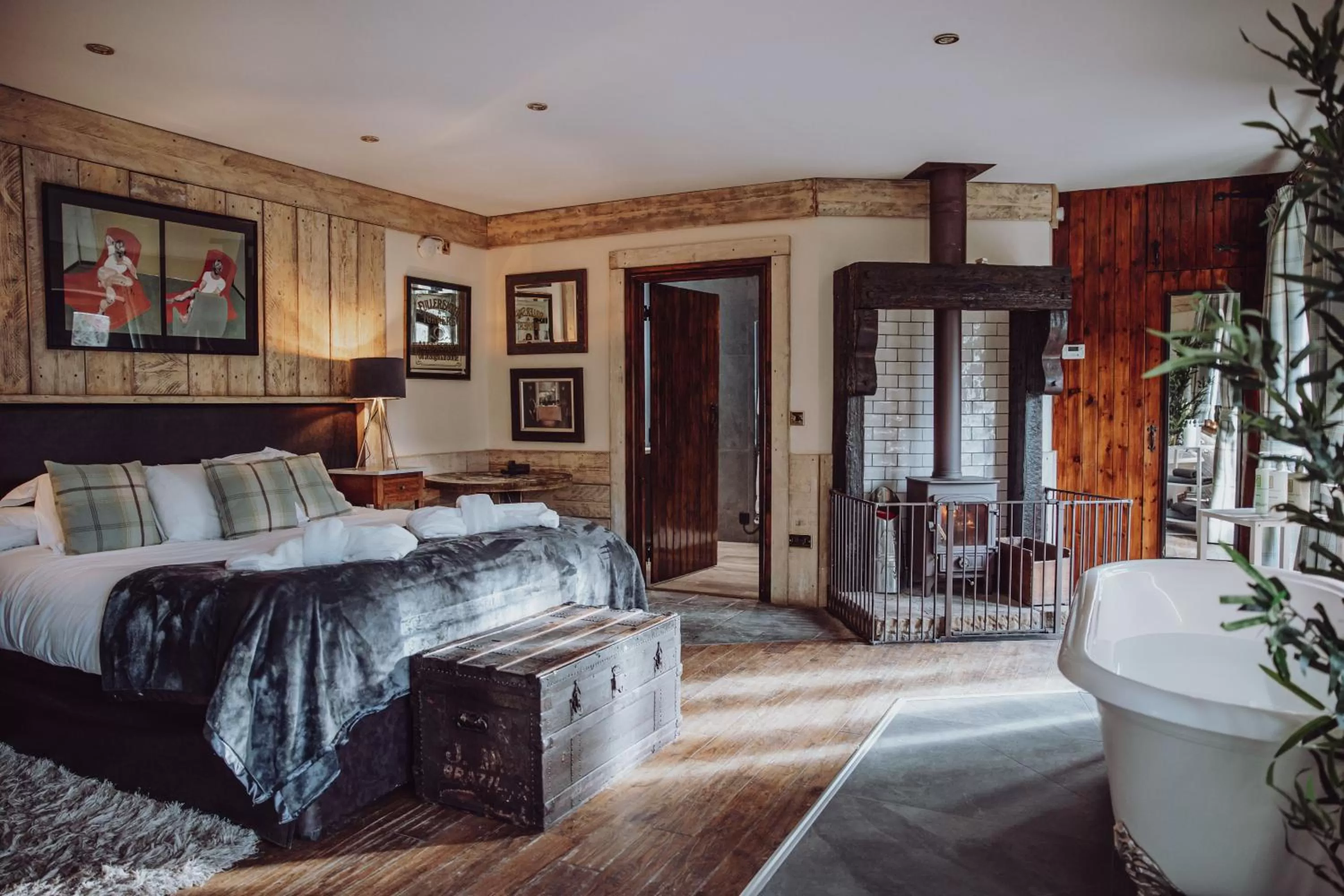 Photo of the whole room, Bed in South Causey Inn