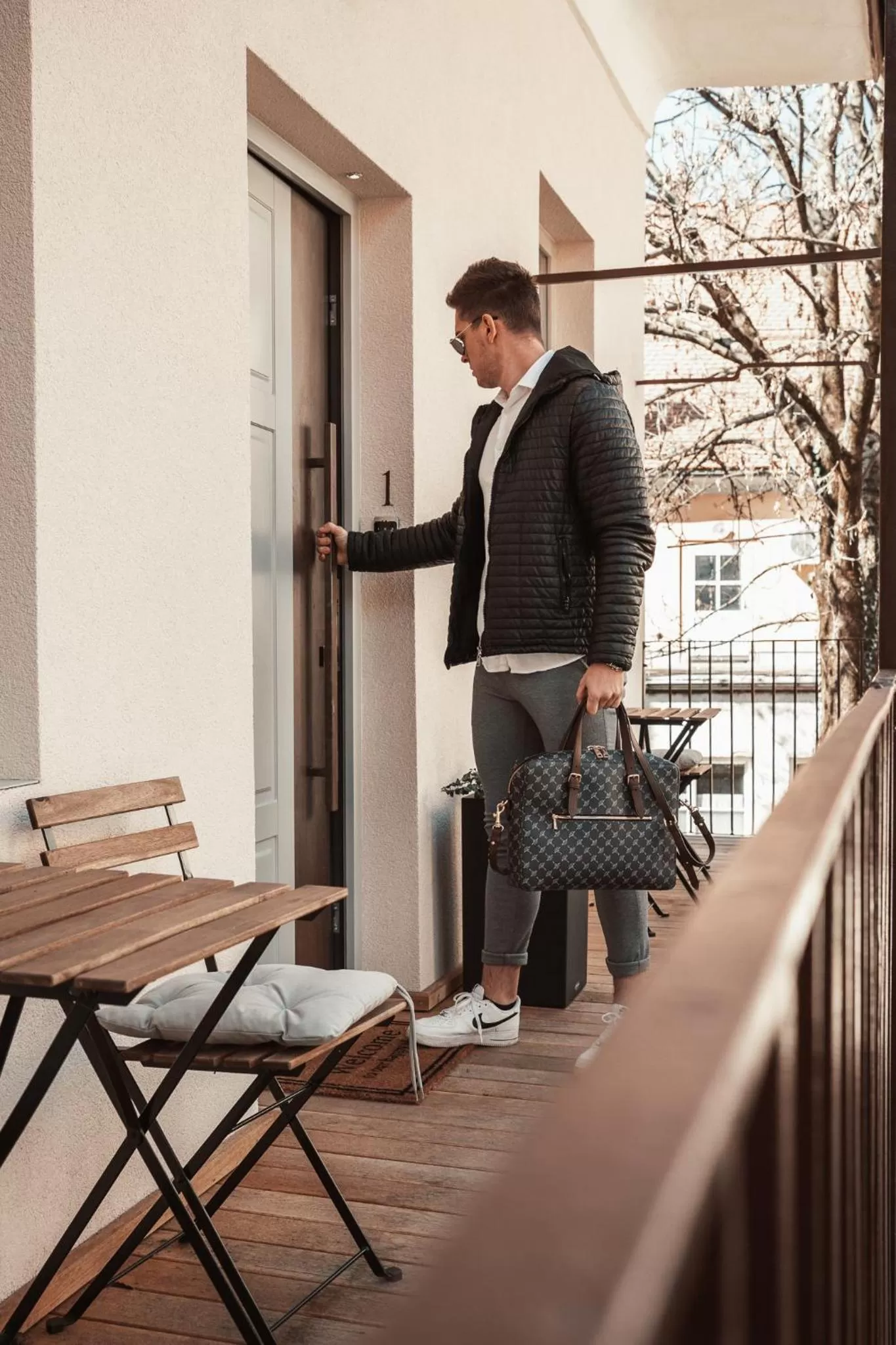 Balcony/Terrace in Gentry11 Rooms&More