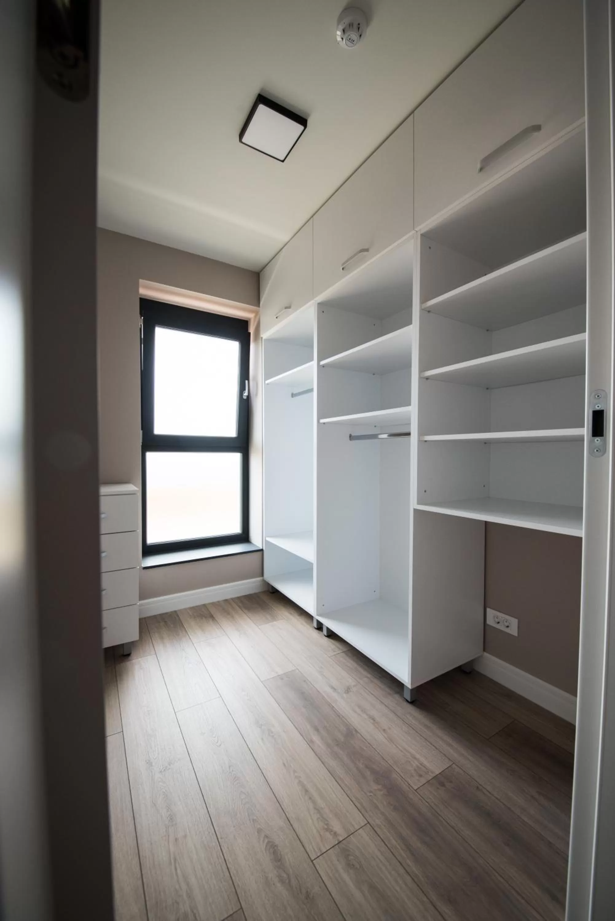 wardrobe, Bunk Bed in Biador Apartments