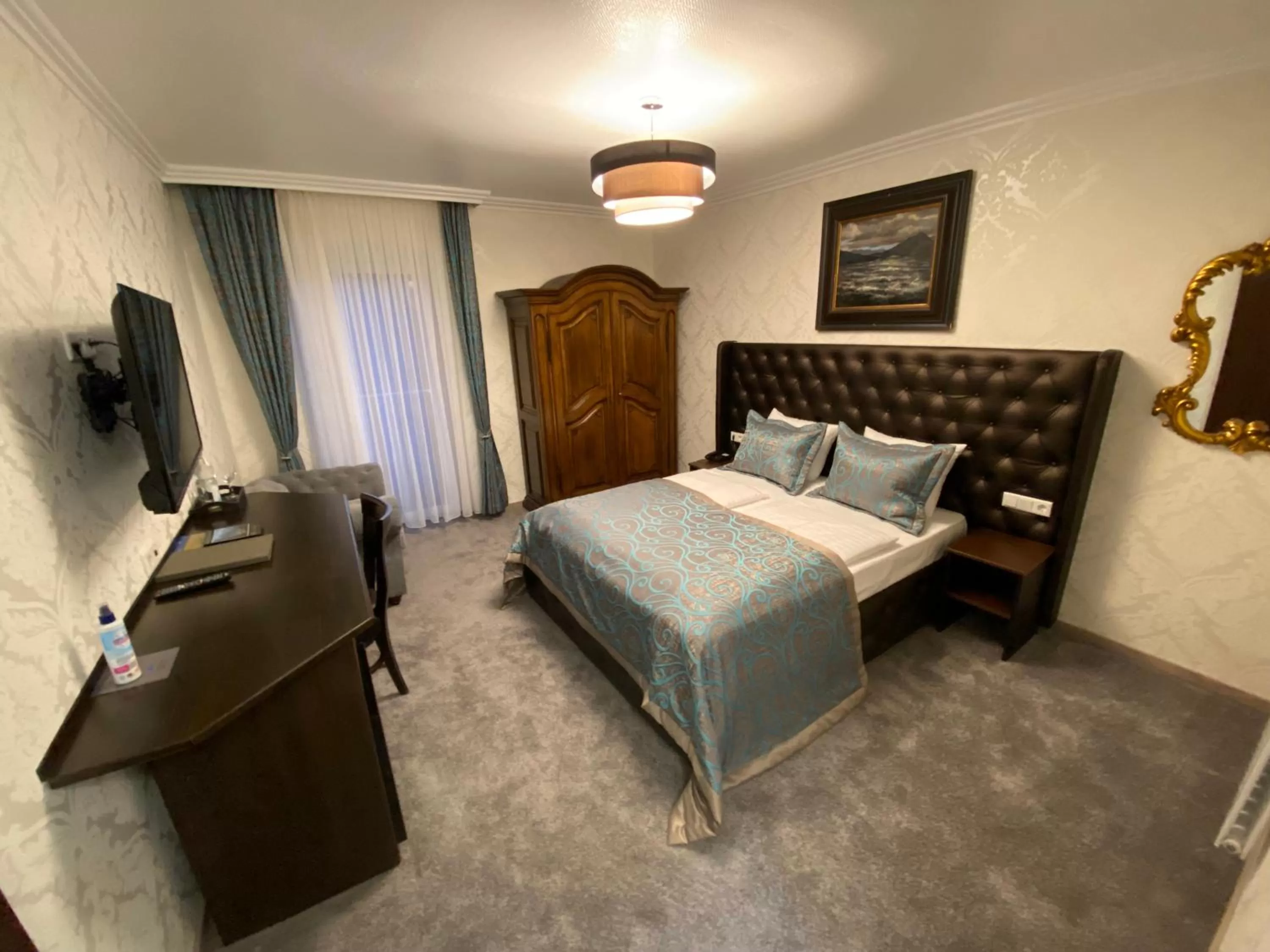 Photo of the whole room in Atlas Posthotel