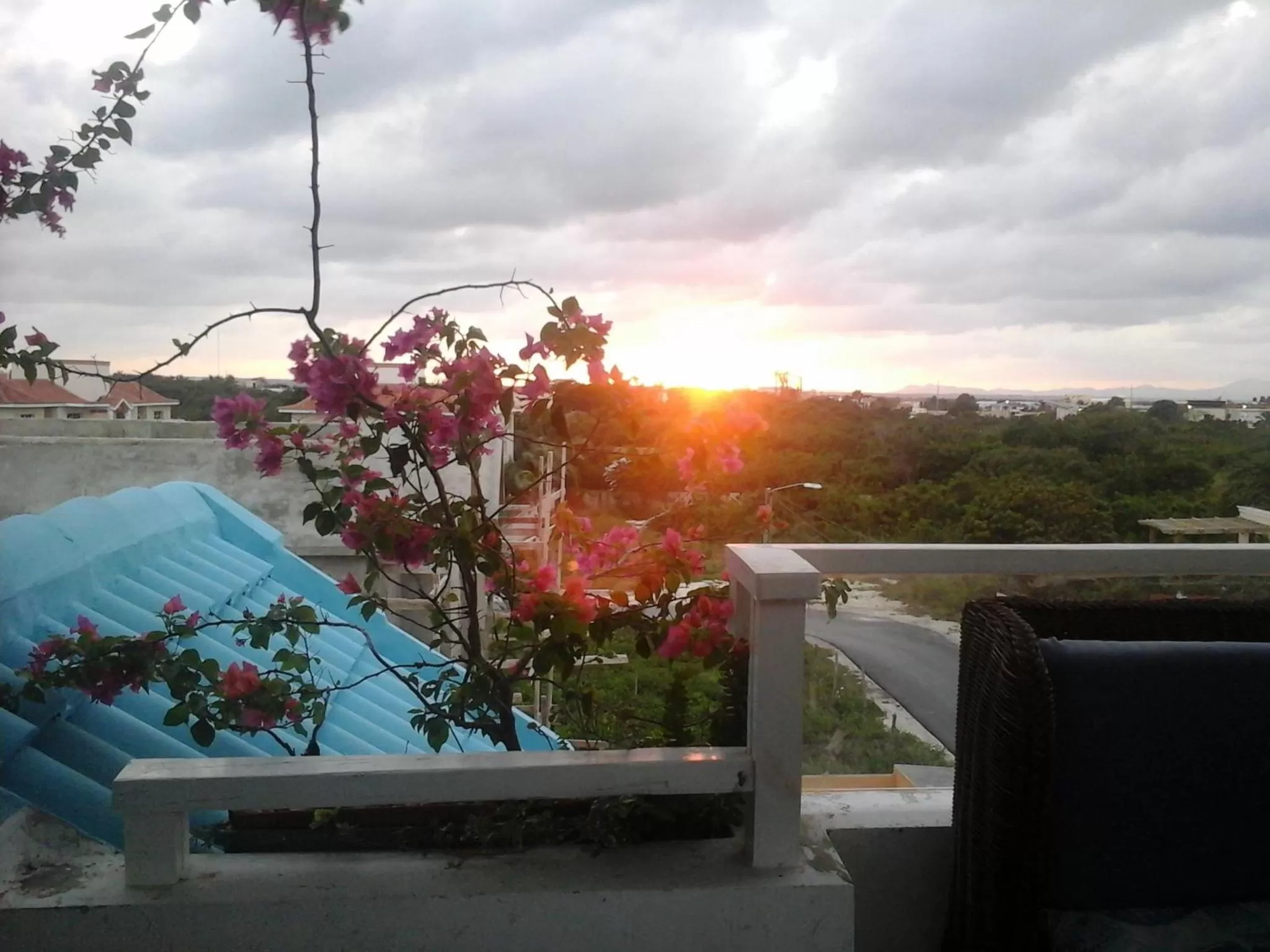 Sunset in Nely y Pietro share apartment