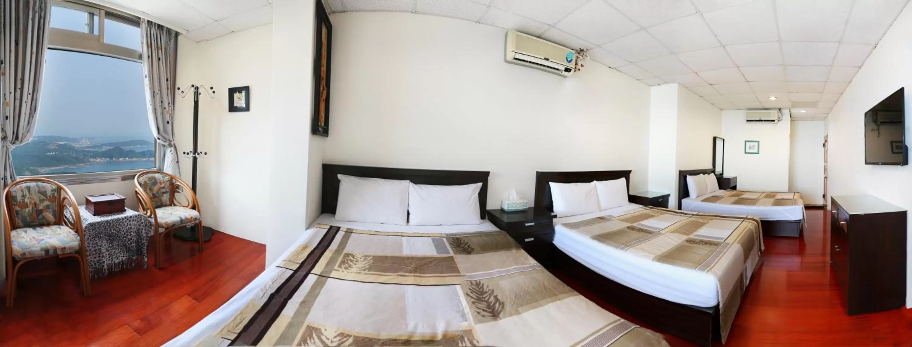 Photo of the whole room, Bed in Yuan-Yee Homestay