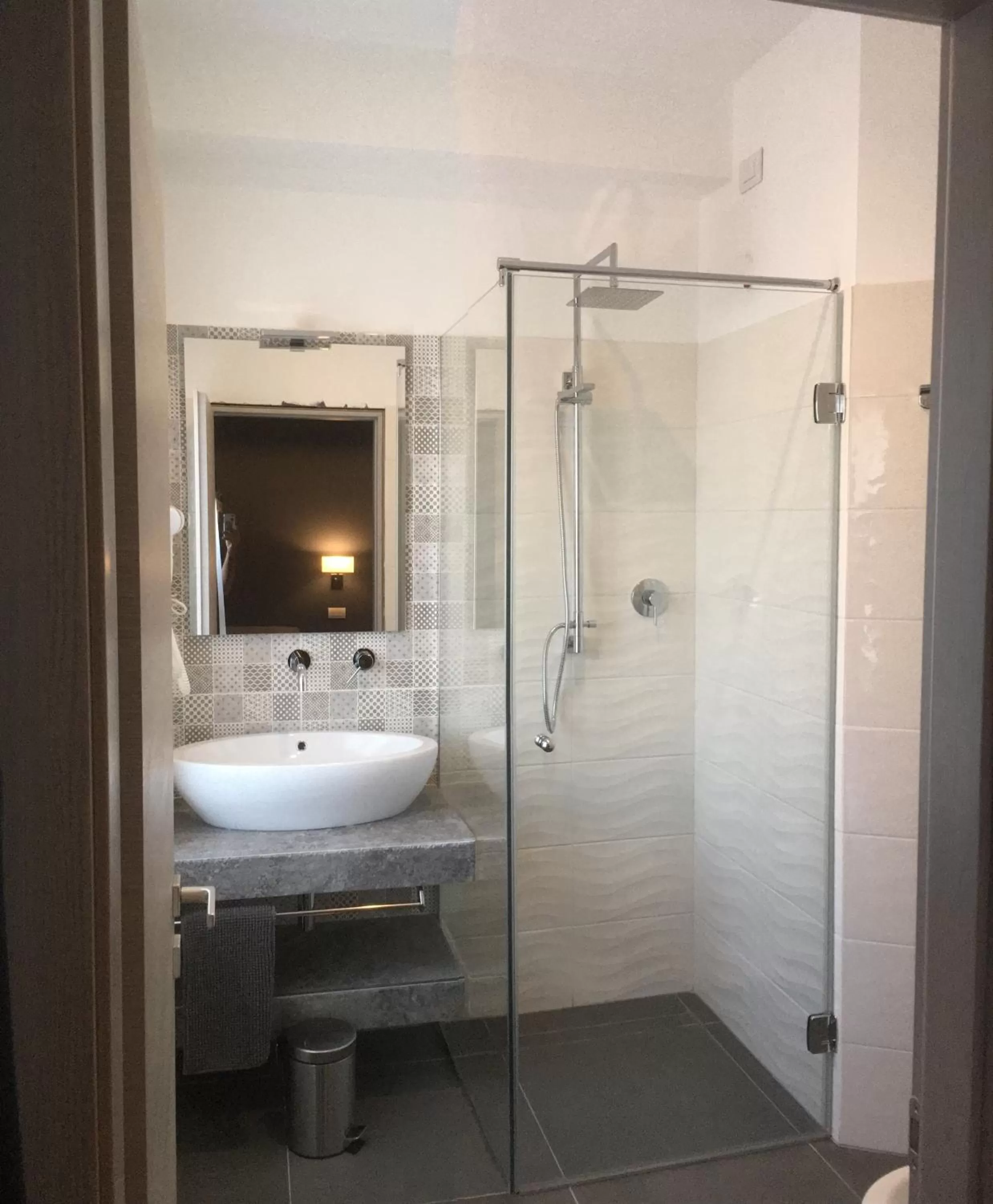 Bathroom in Robin Rooms