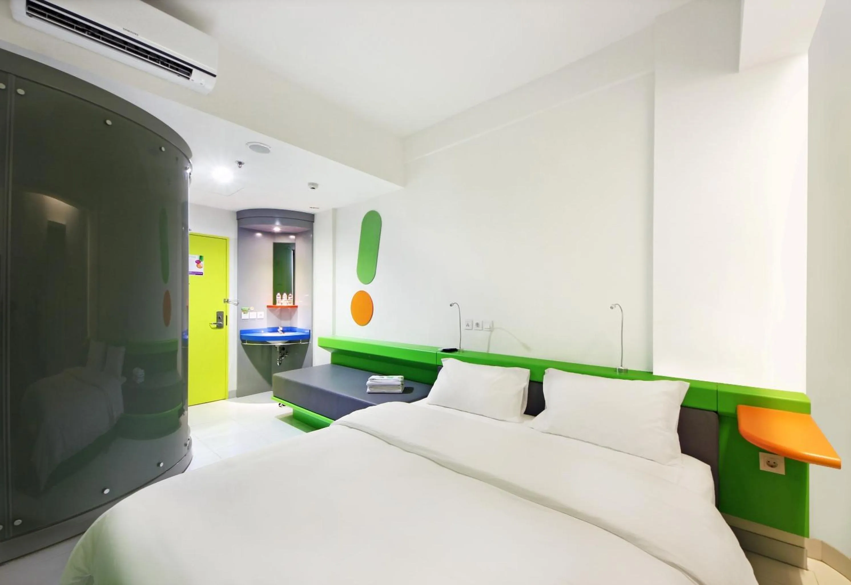 Bed in POP! Hotel BSD City Tangerang