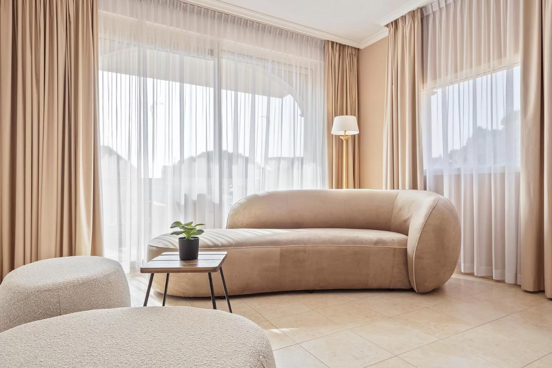 Seating area, Bed in Van der Valk Hotel Barcarola