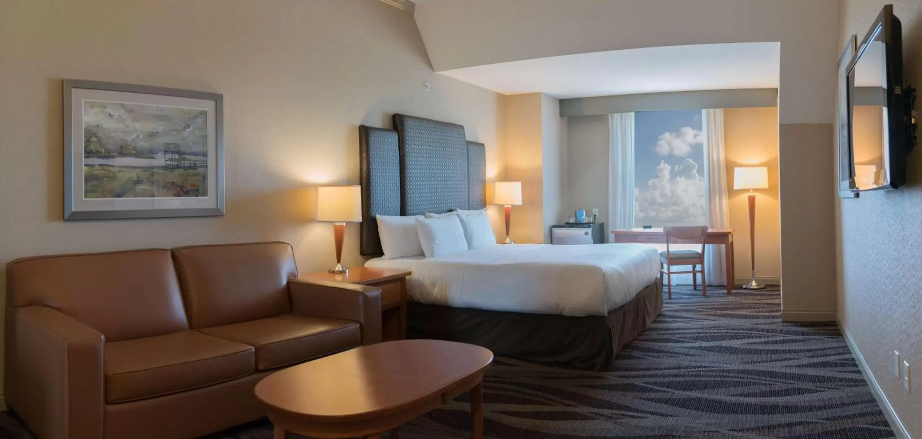 Queen Room with City View and Balcony in Prestige Harbourfront Resort, WorldHotels Luxury Queen Room with City View and Balcony in Prestige Harbourfront Resort, WorldHotels Luxury