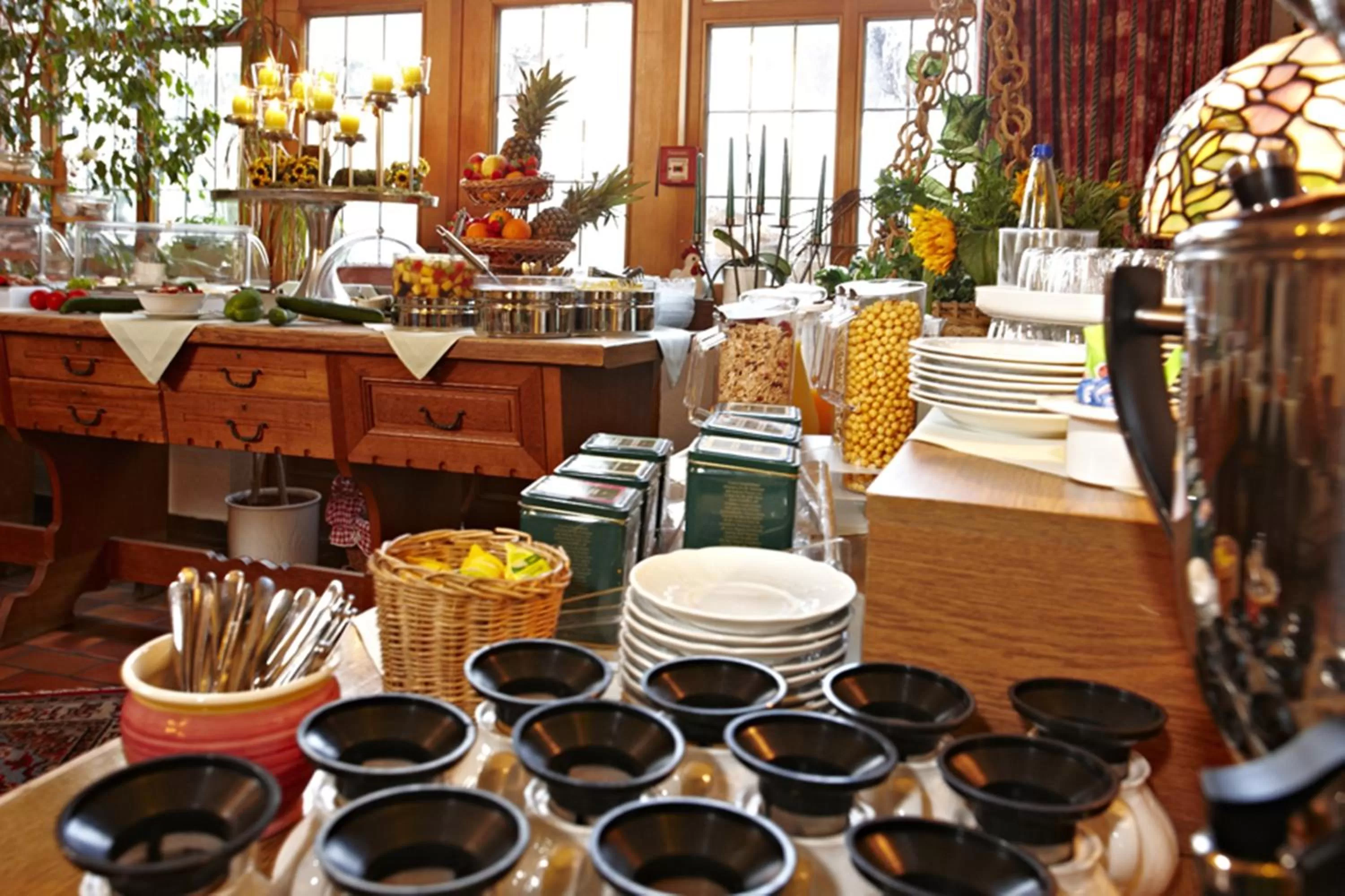 Food, Restaurant/Places to Eat in Hotel Drei Mohren