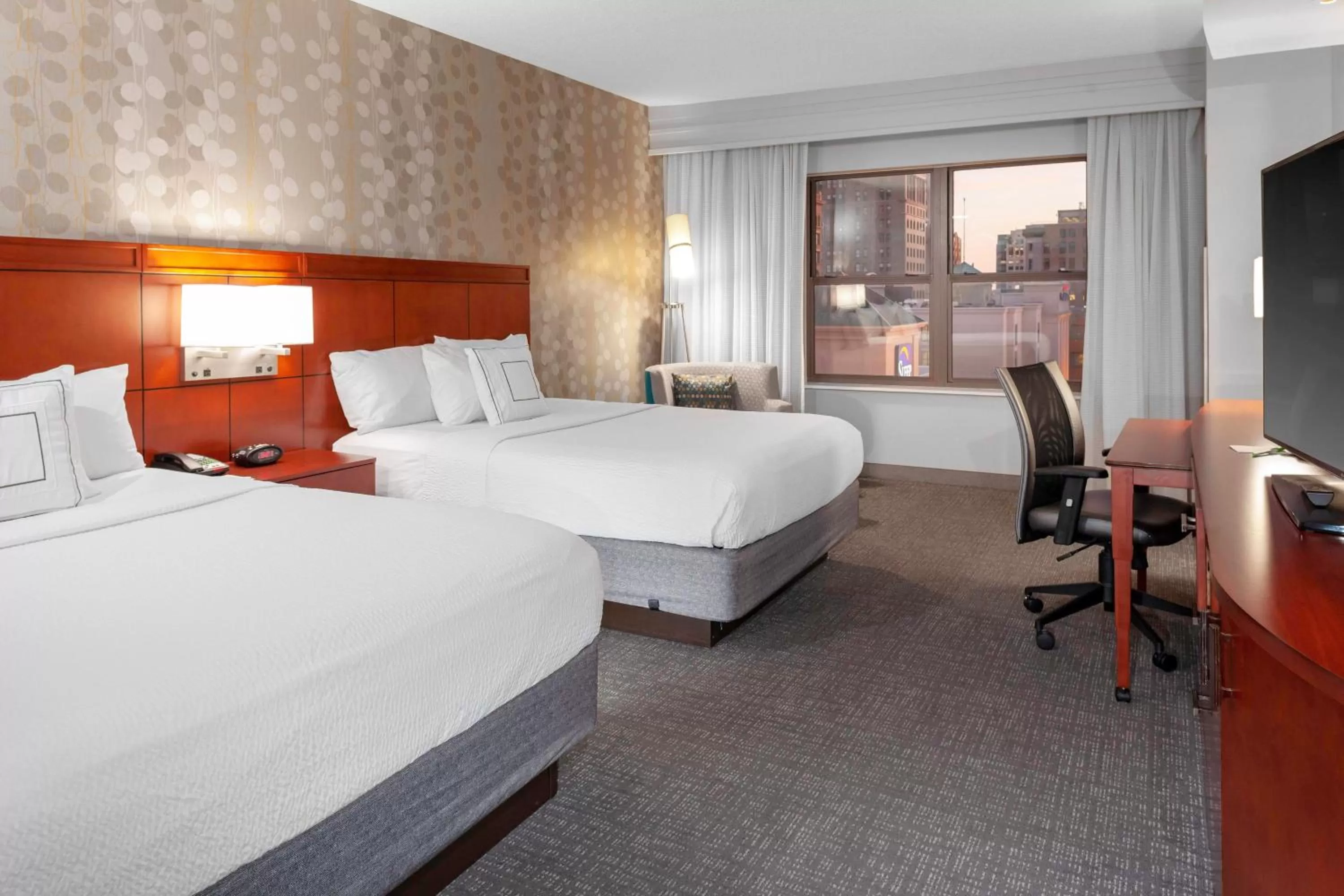 Queen Room with Two Queen Beds and Adapted Tub - Mobility and Hearing Accessible in Courtyard Memphis Downtown