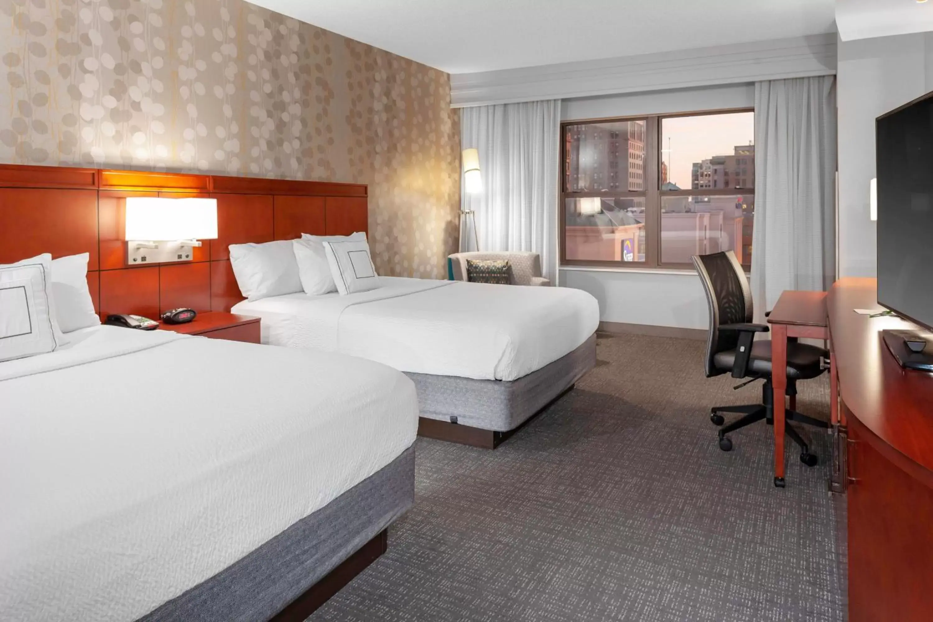 Queen Room with Two Queen Beds and Adapted Tub - Mobility and Hearing Accessible in Courtyard Memphis Downtown Queen Room with Two Queen Beds and Adapted Tub - Mobility and Hearing Accessible in Courtyard Memphis Downtown