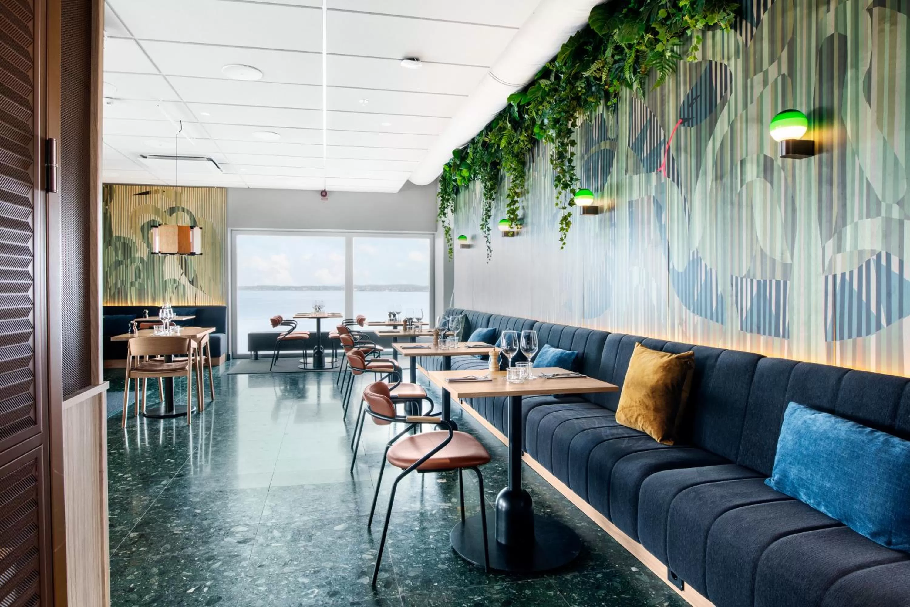 Restaurant/places to eat in Clarion Hotel Sea U