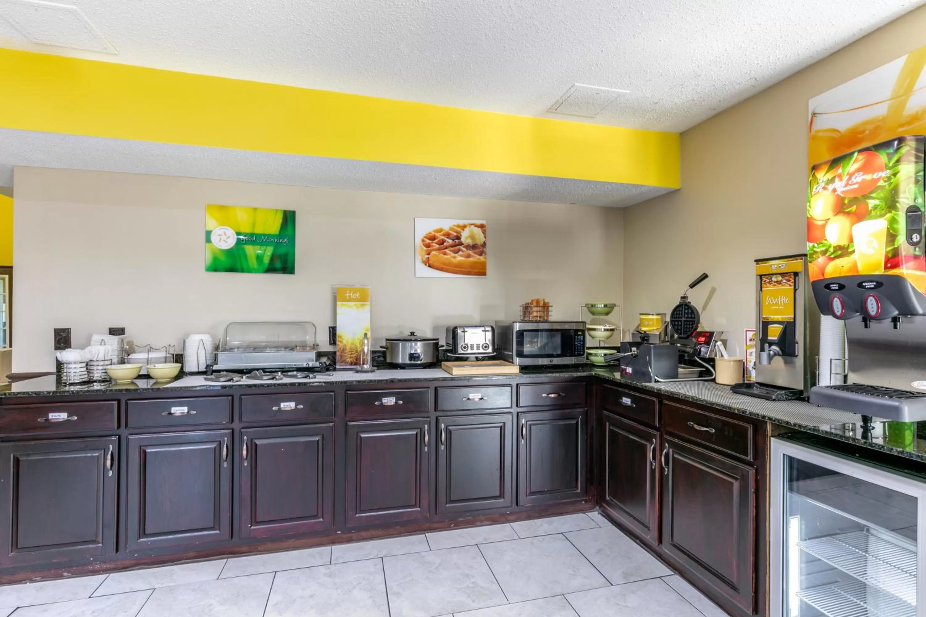 Breakfast in Quality Inn Johnson City I-26 exit 17