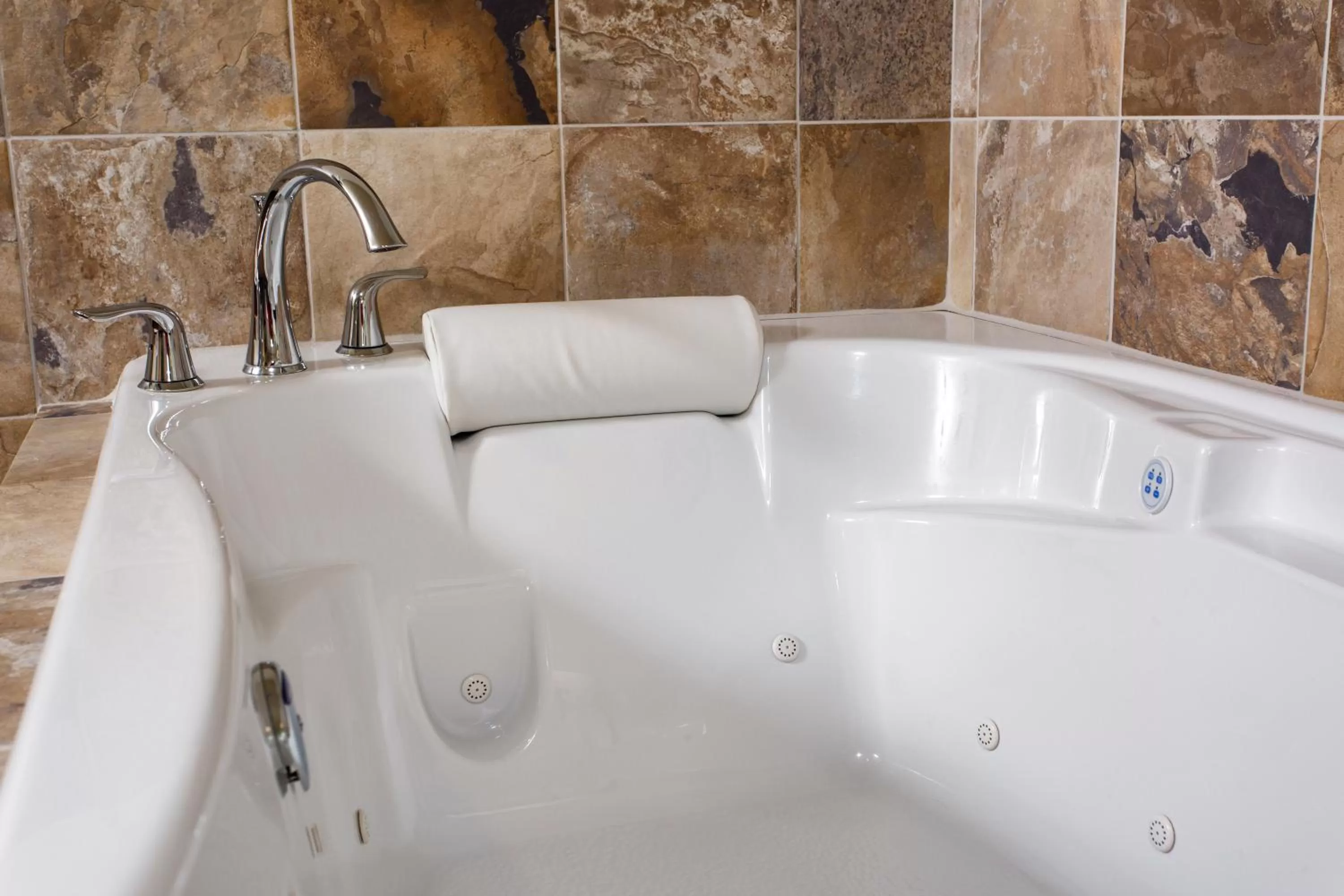 Bath in Julie's Park Cafe & Motel