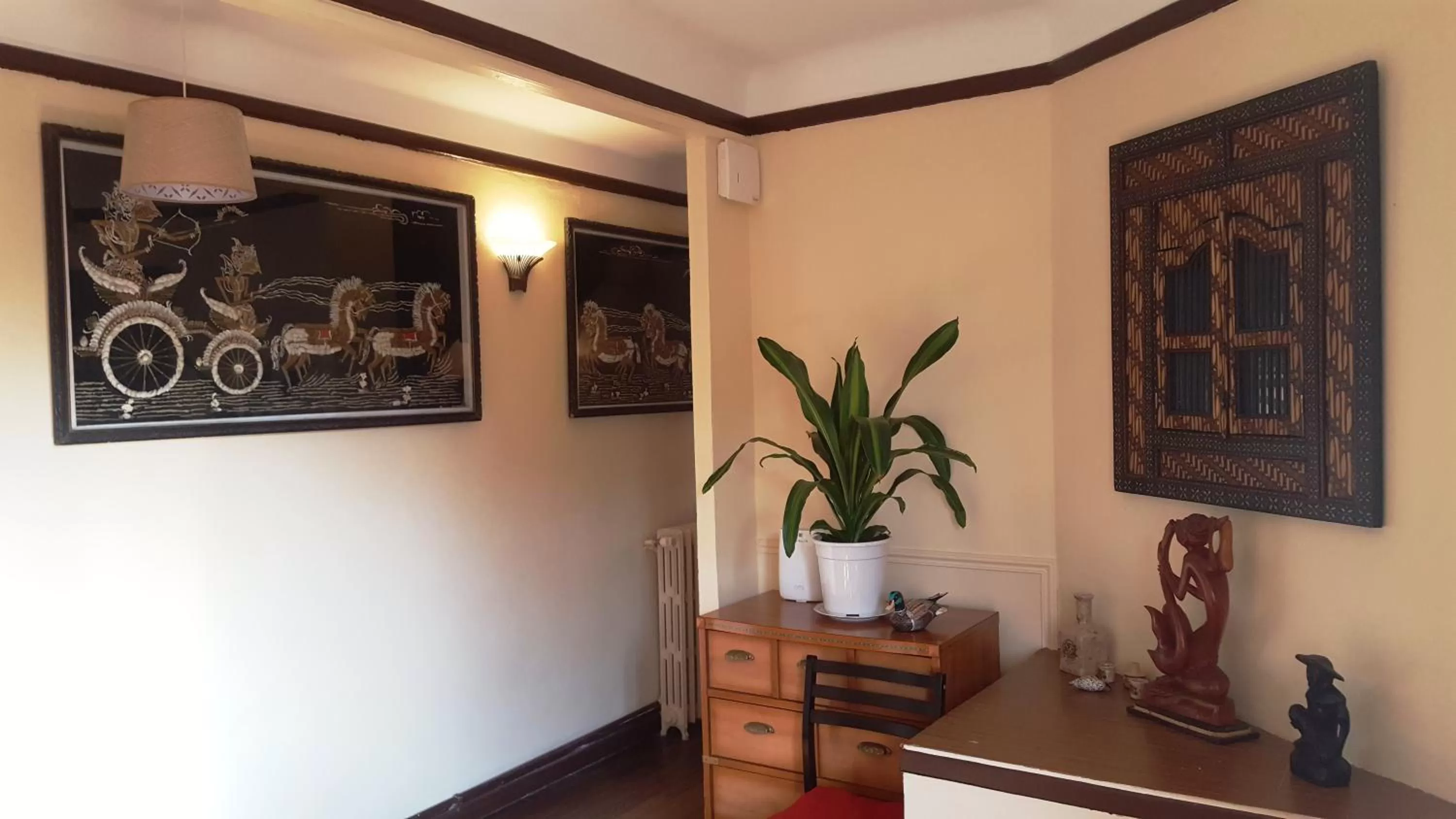Living room in Apakabar Homestay - proche gare Melun, parking privé, Netflix