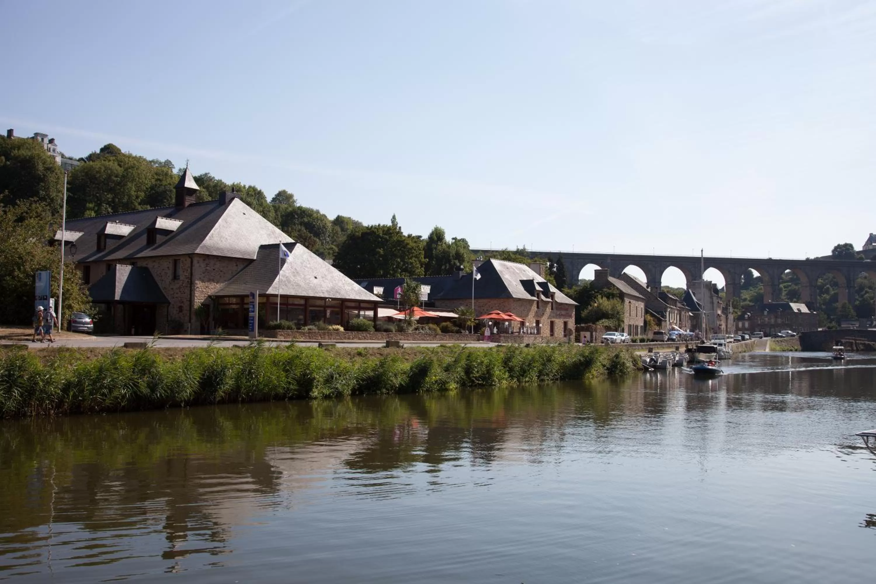 Facade/entrance in Mercure Dinan Port Le Jerzual