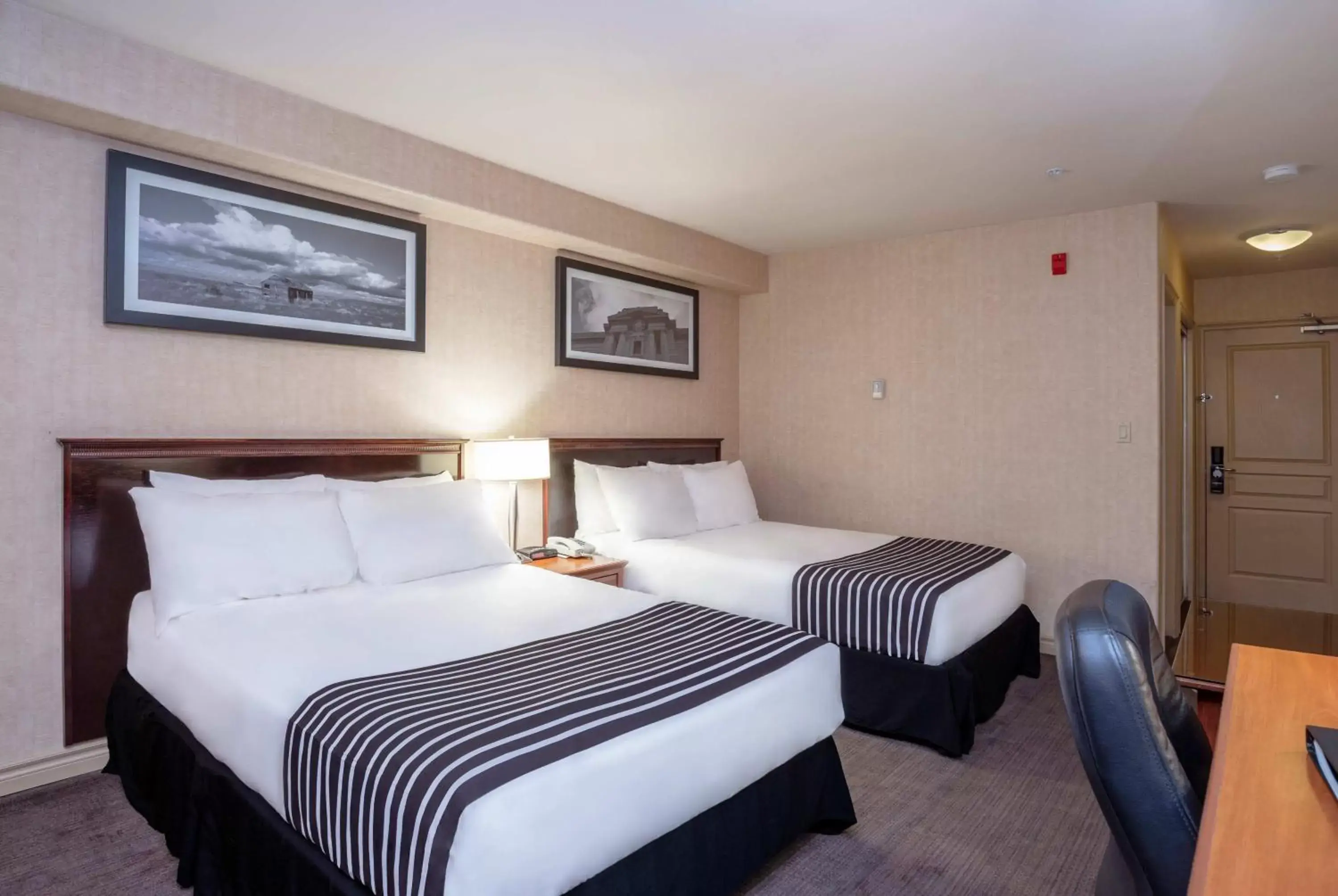 Standard Double Room with Two Double Beds in Sandman Hotel & Suites Regina Standard Double Room with Two Double Beds in Sandman Hotel & Suites Regina