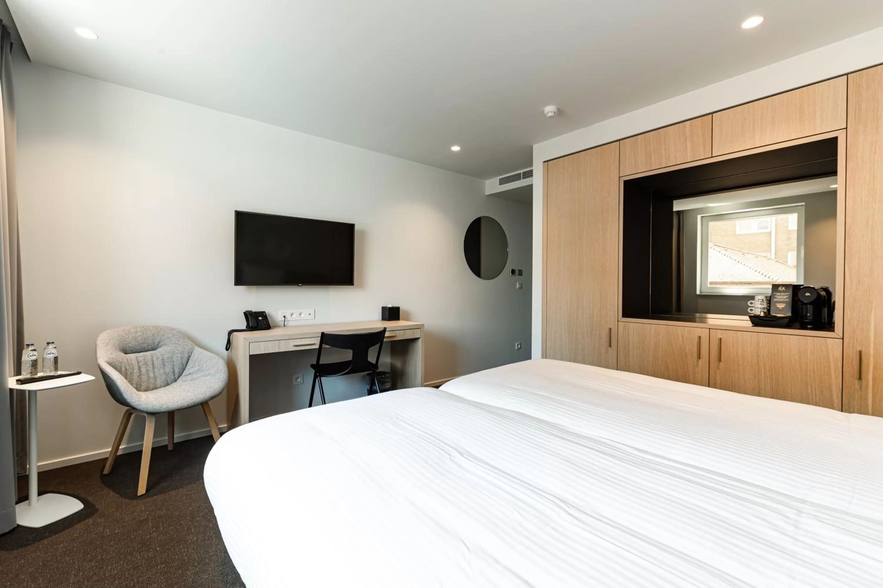 Photo of the whole room, Bed in Hotel Le Bois De Bruges