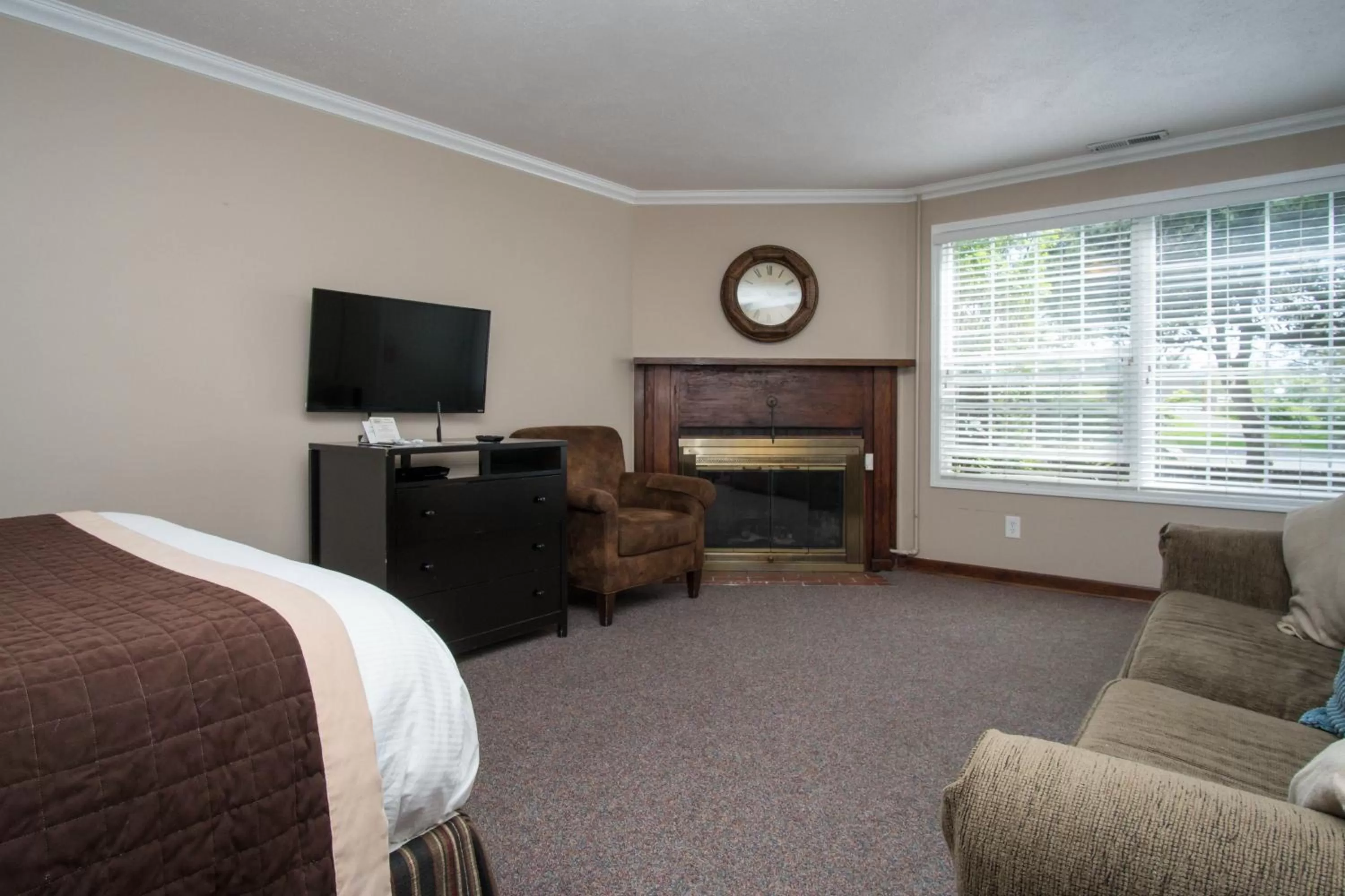 TV/Entertainment Center in Ecola Creek Lodge