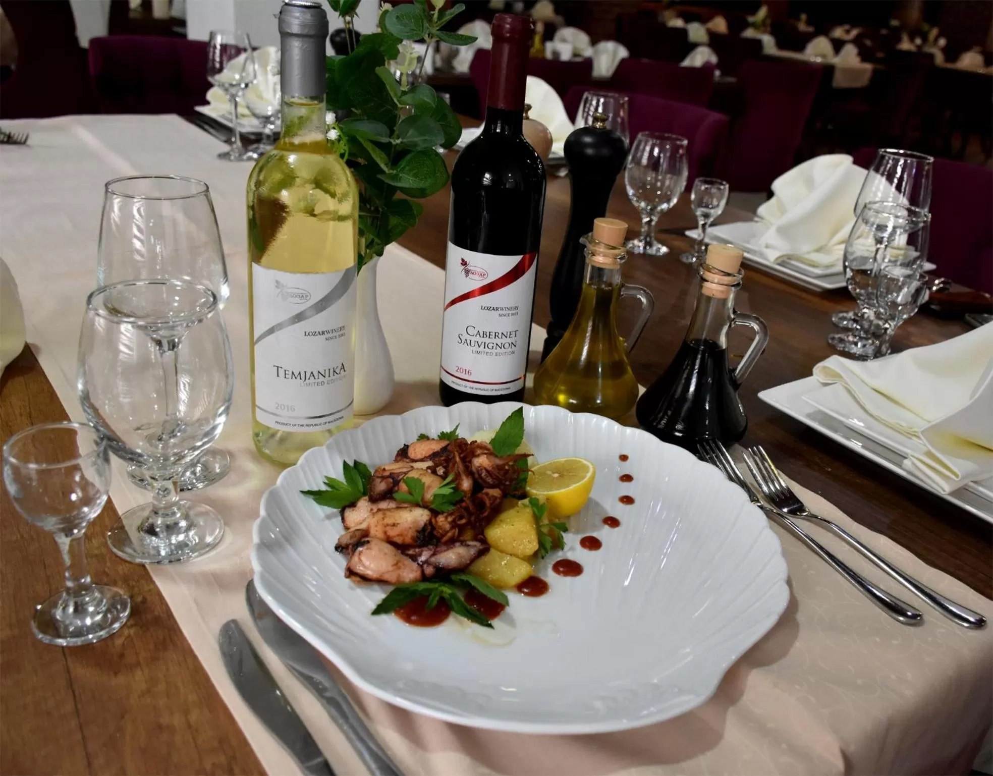 Hotel and winery LOZAR