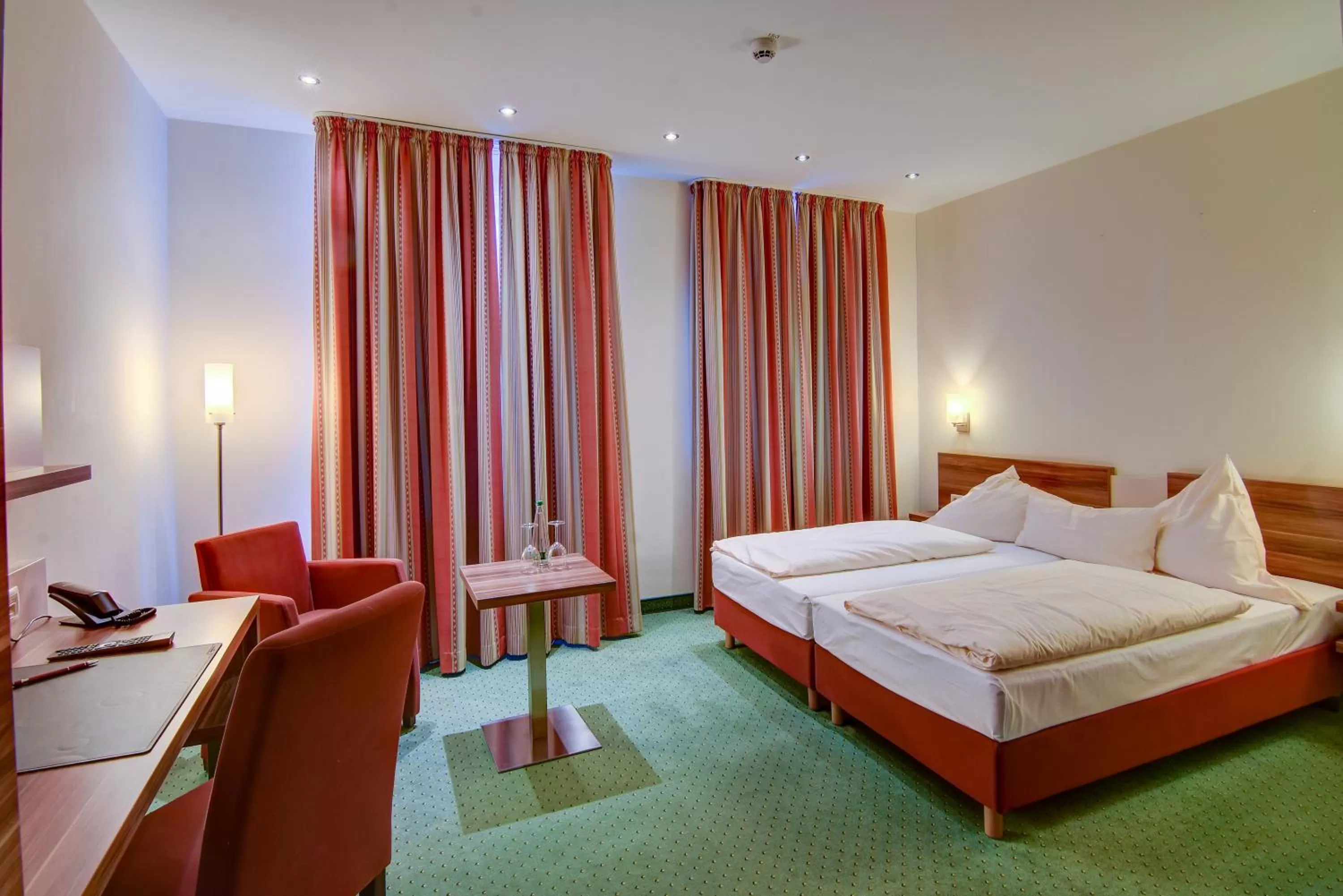 Photo of the whole room, Bed in Wertheimer Stuben