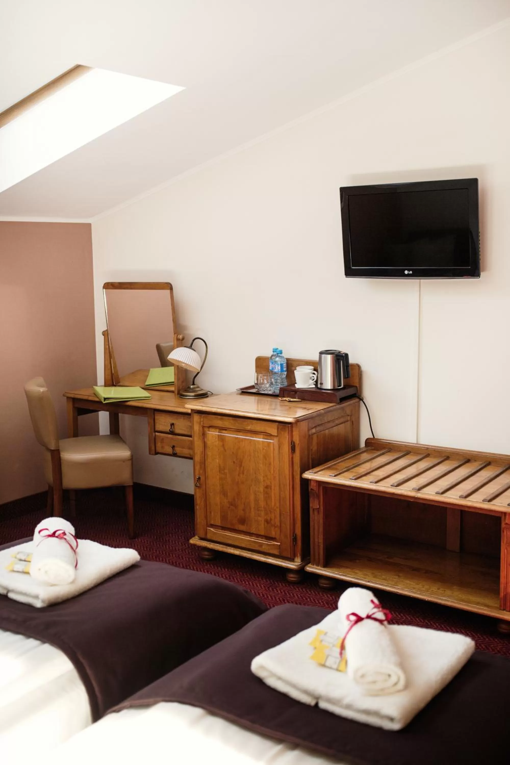 Photo of the whole room, Bed in Hotel Eden