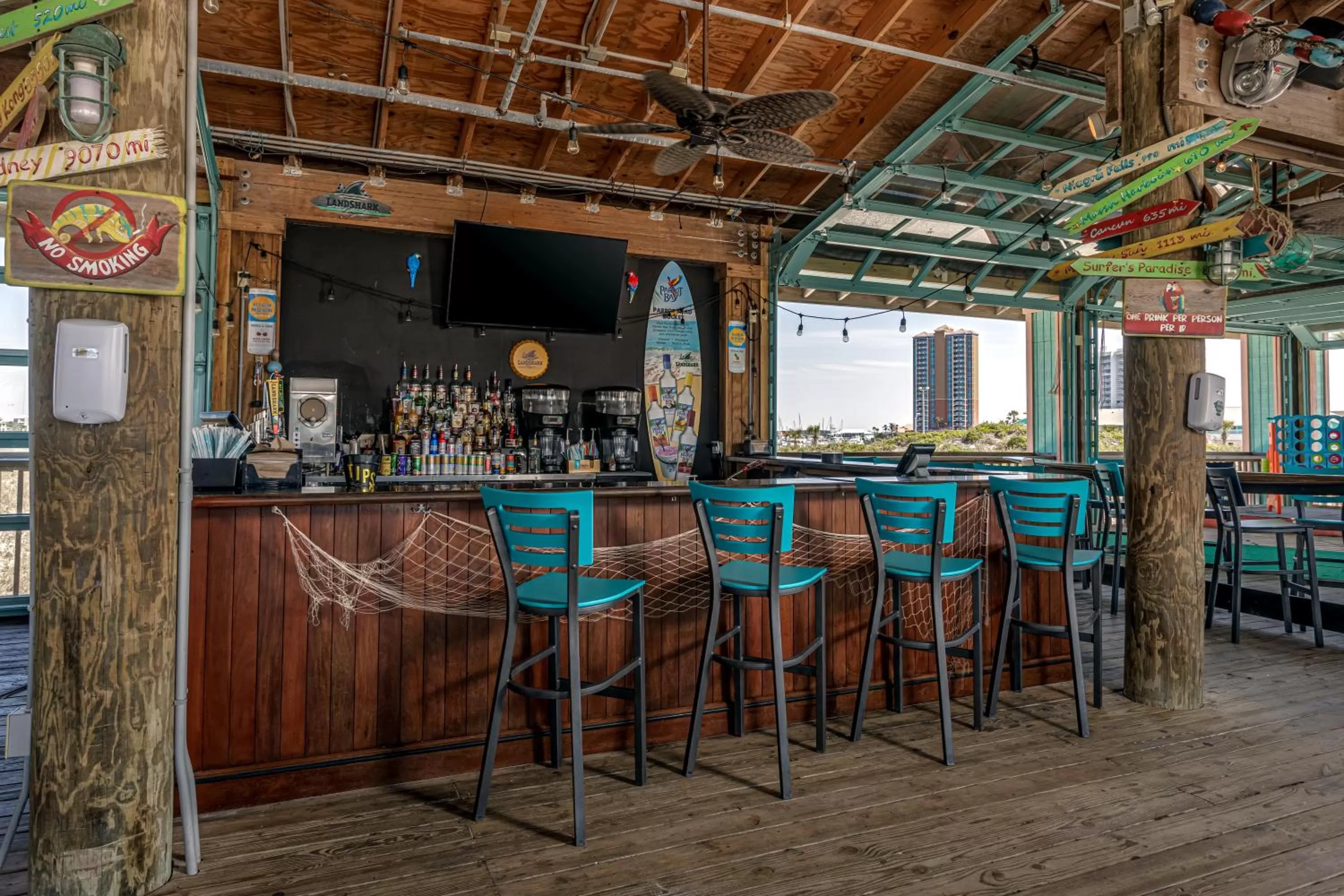Lounge or bar in The Pensacola Beach Resort