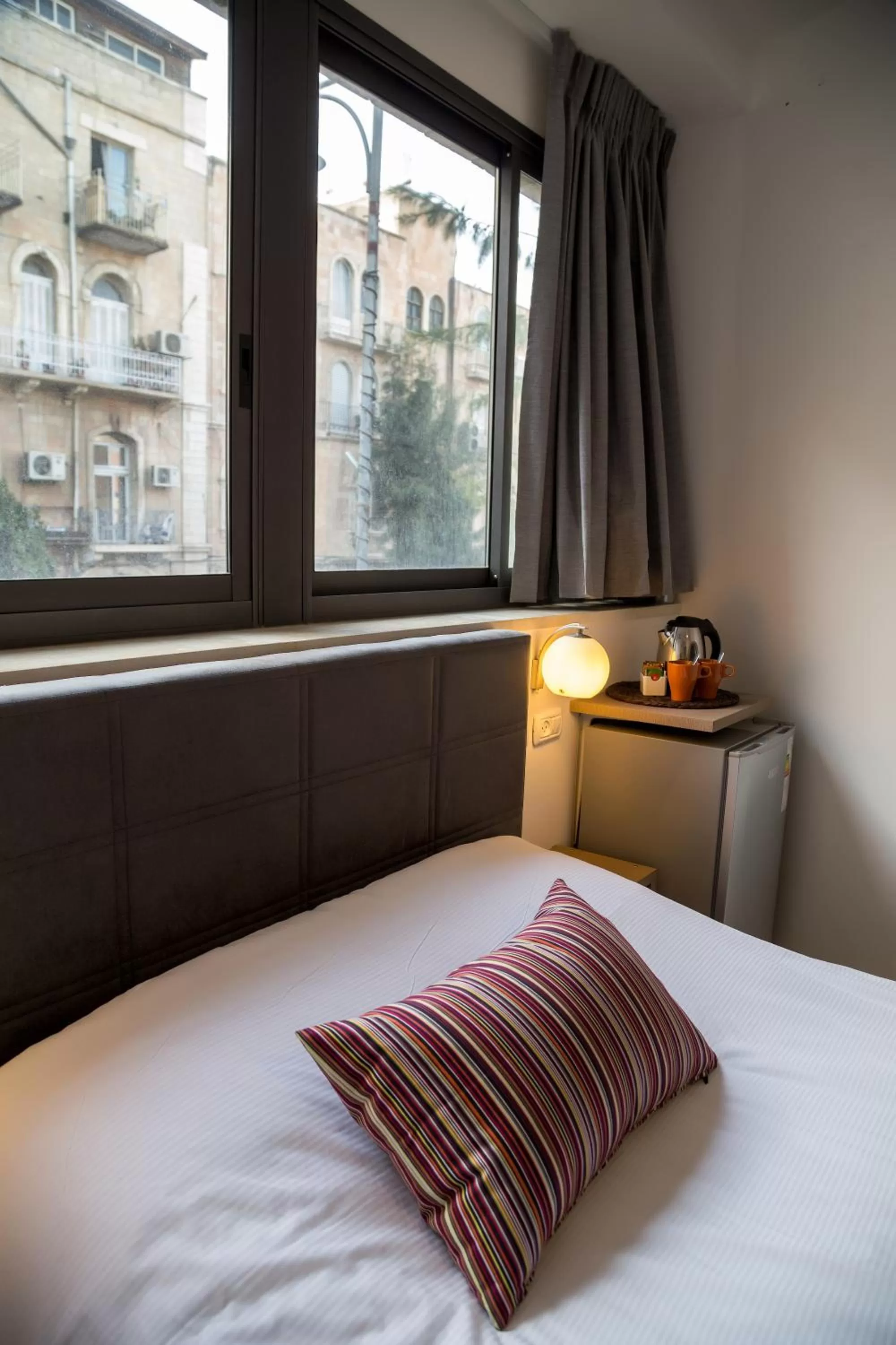 Bedroom in Johnny Hotel