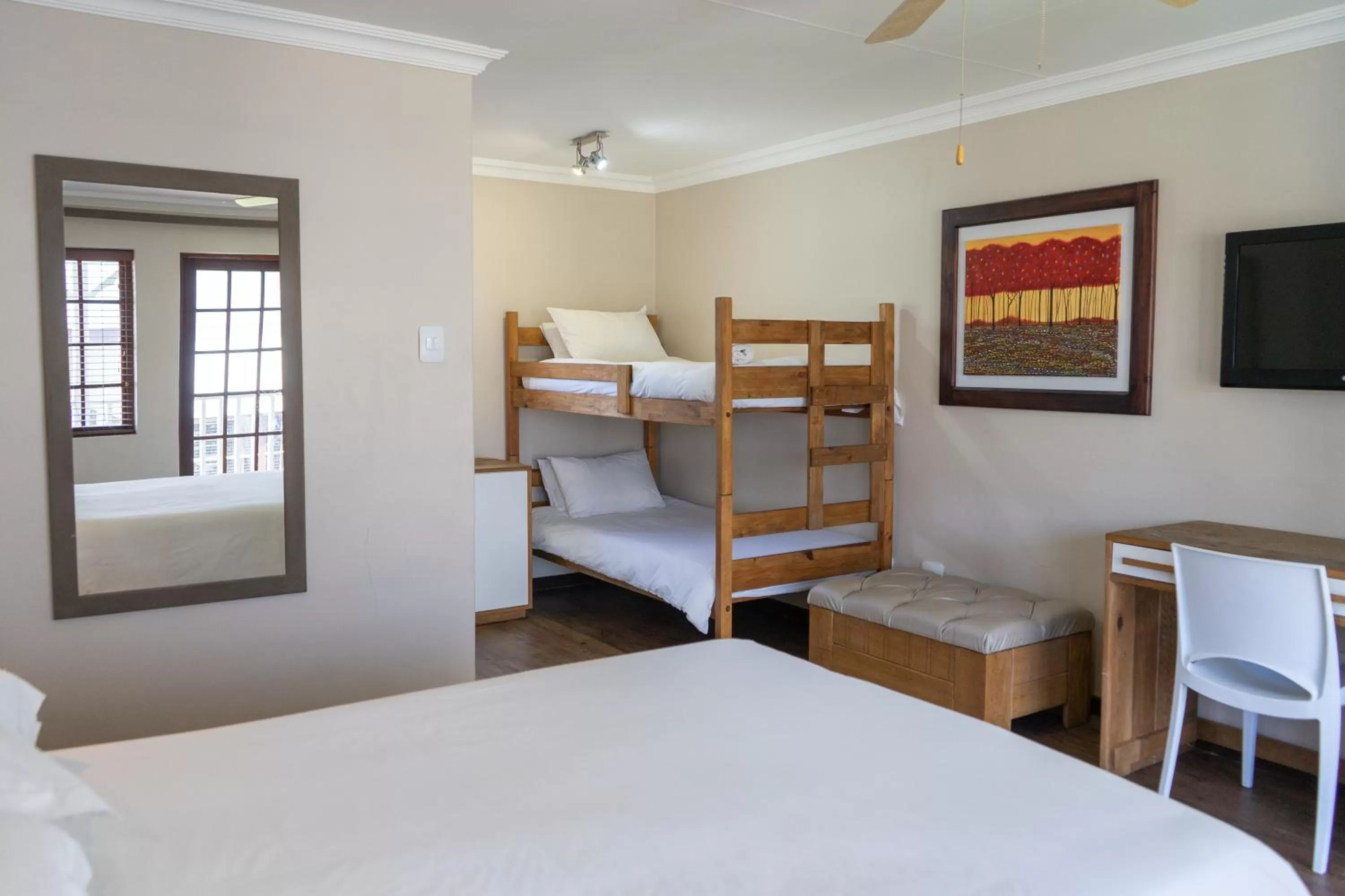 bunk bed, Bed in Loerie Guest Lodge