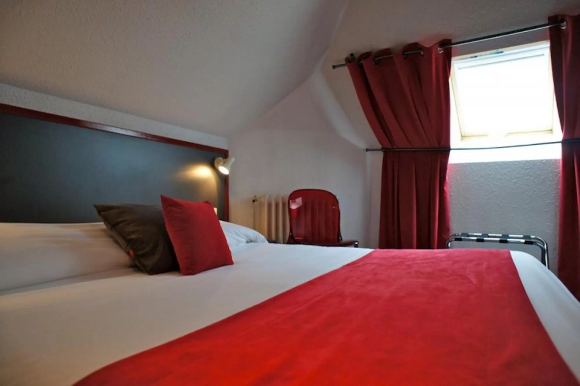 Bed in Logis REX HOTEL Lorient