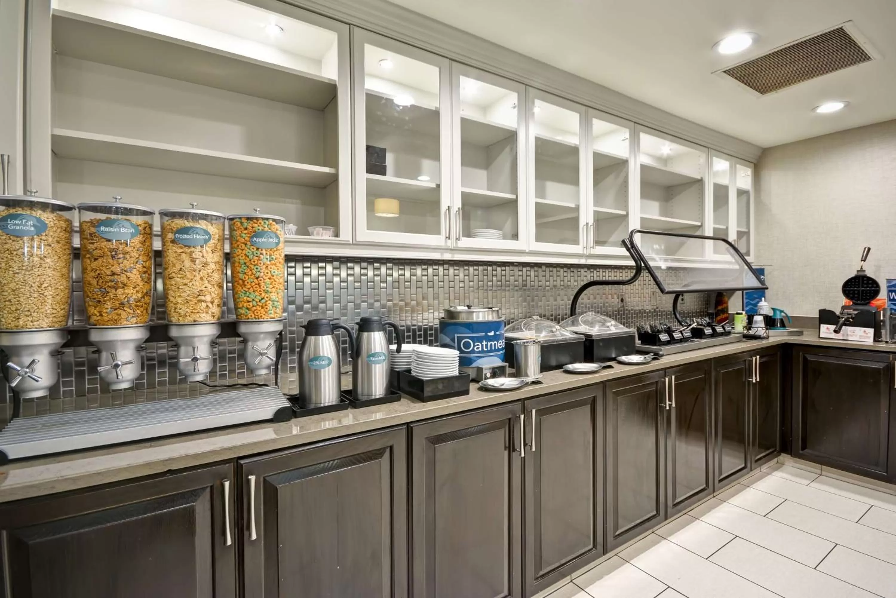 Dining area in Homewood Suites Durham-Chapel Hill I-40