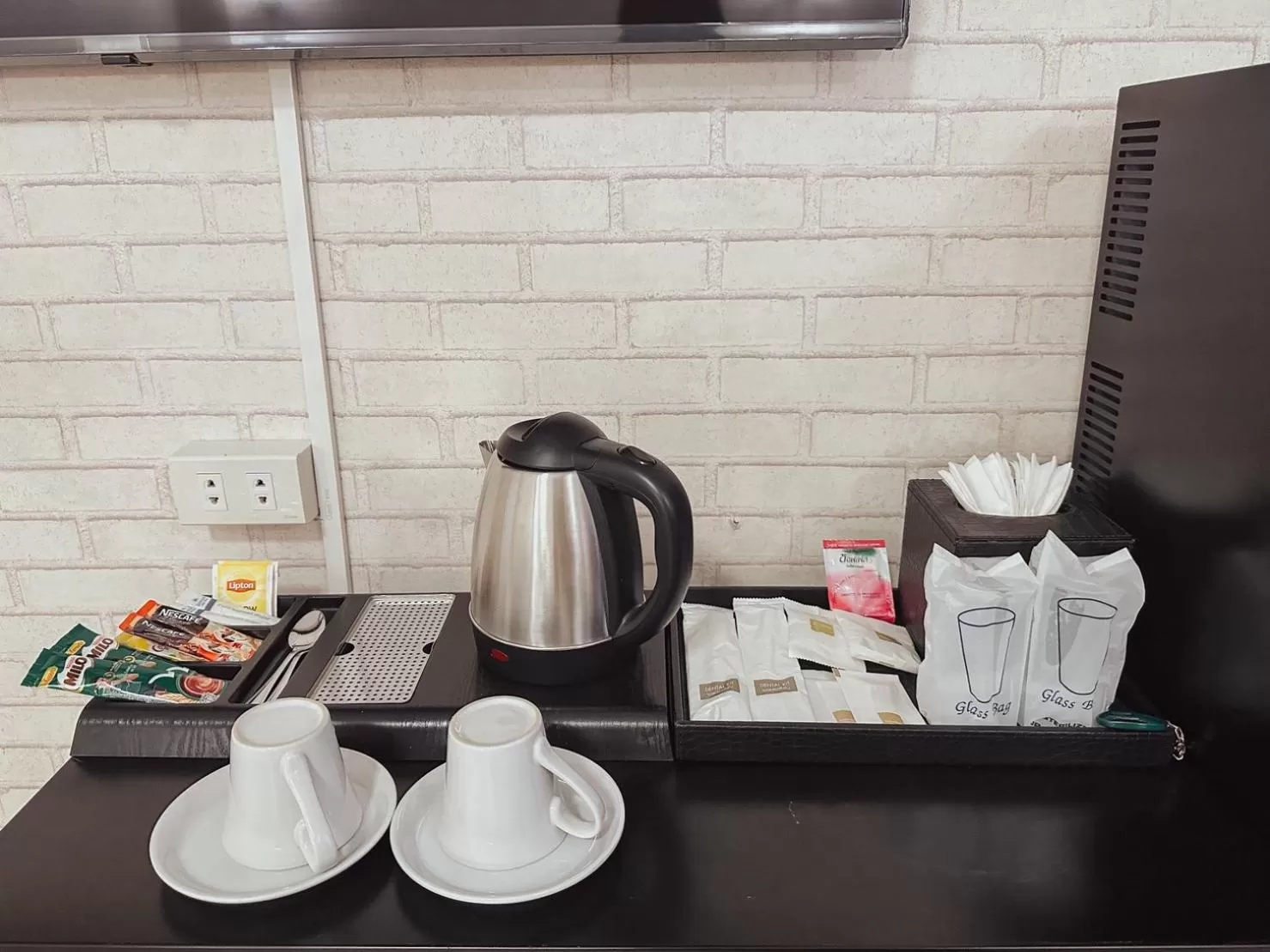 Coffee/tea facilities in Hotel De Khuvieng
