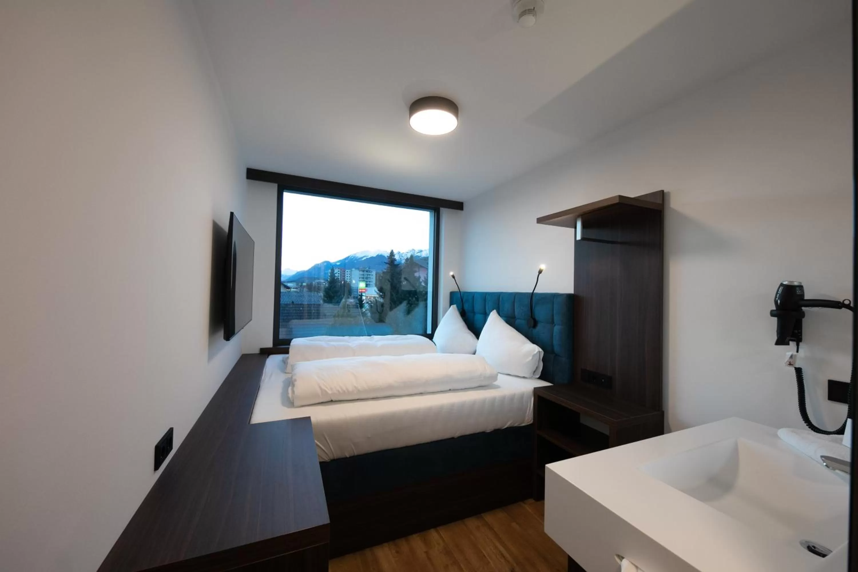 Photo of the whole room in On The Way 24 - Sauna & Golfsimulator inklusive