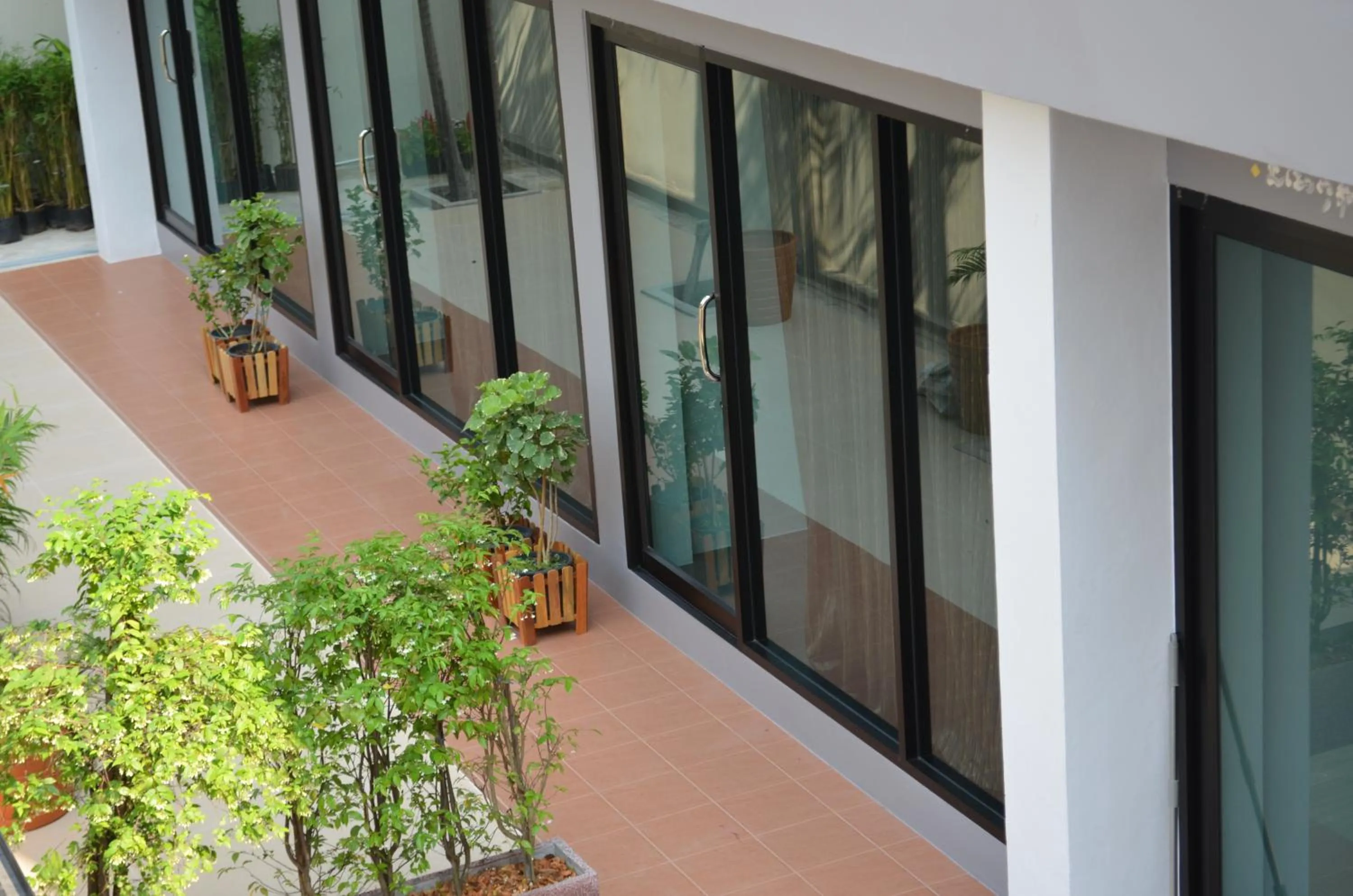 Facade/entrance in Varinda Hostel