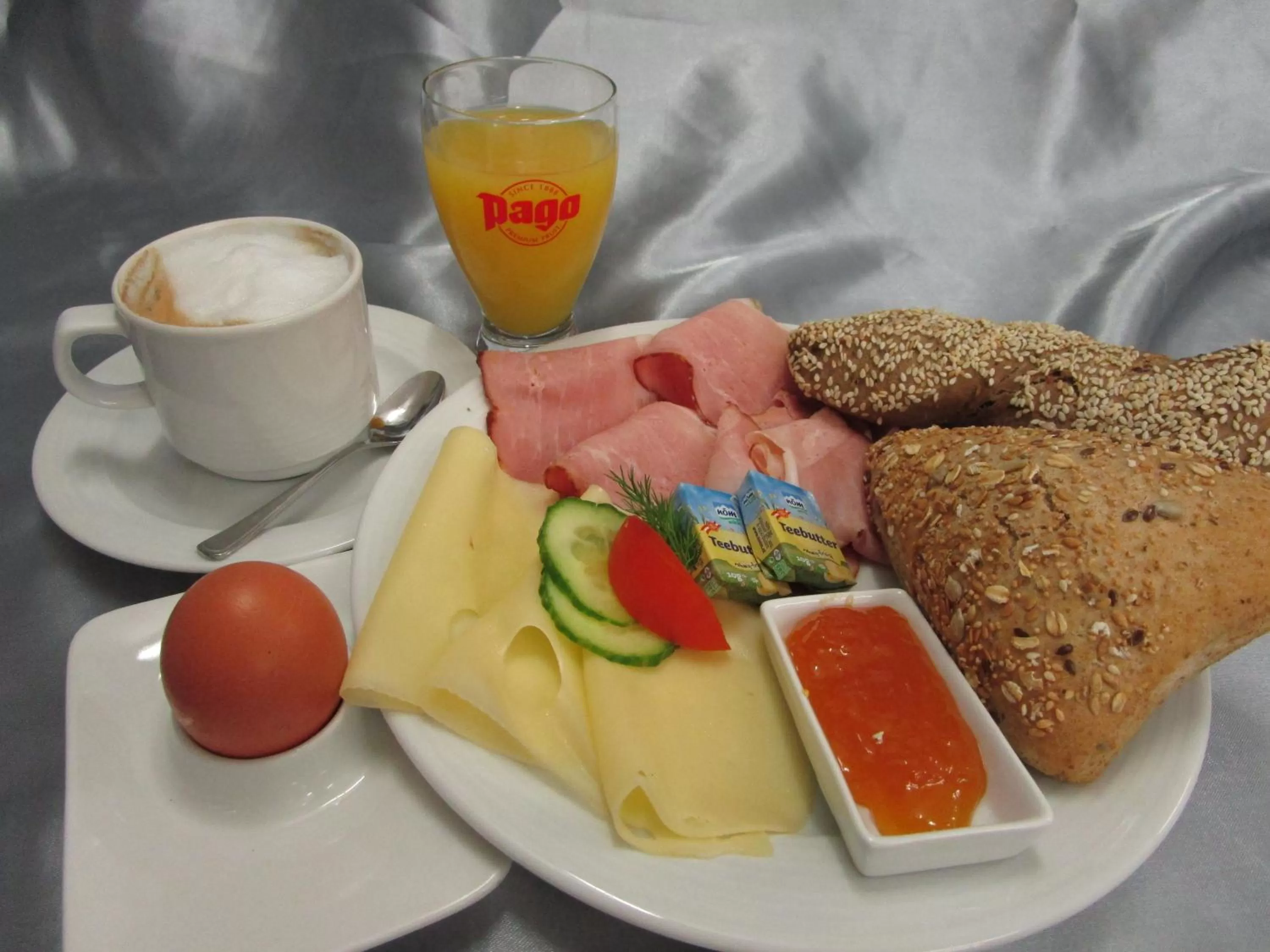 Breakfast in Hotel Eisenhuthaus