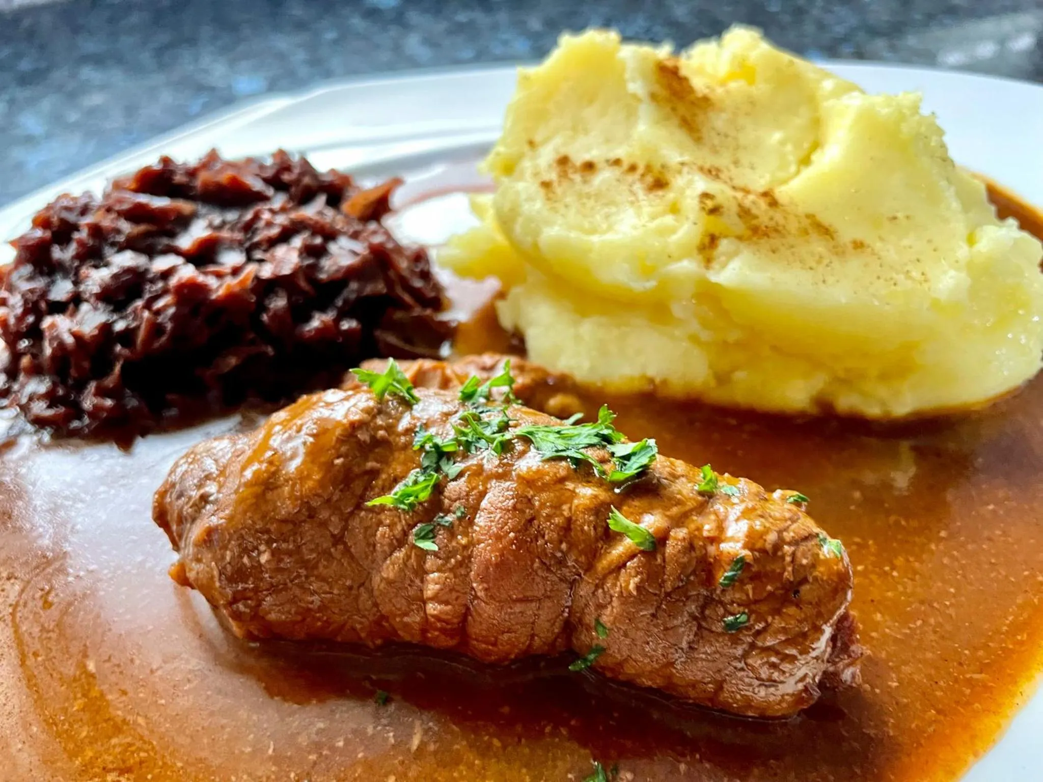 Food and drinks in Lapu-Lapu Cottages & Restaurant