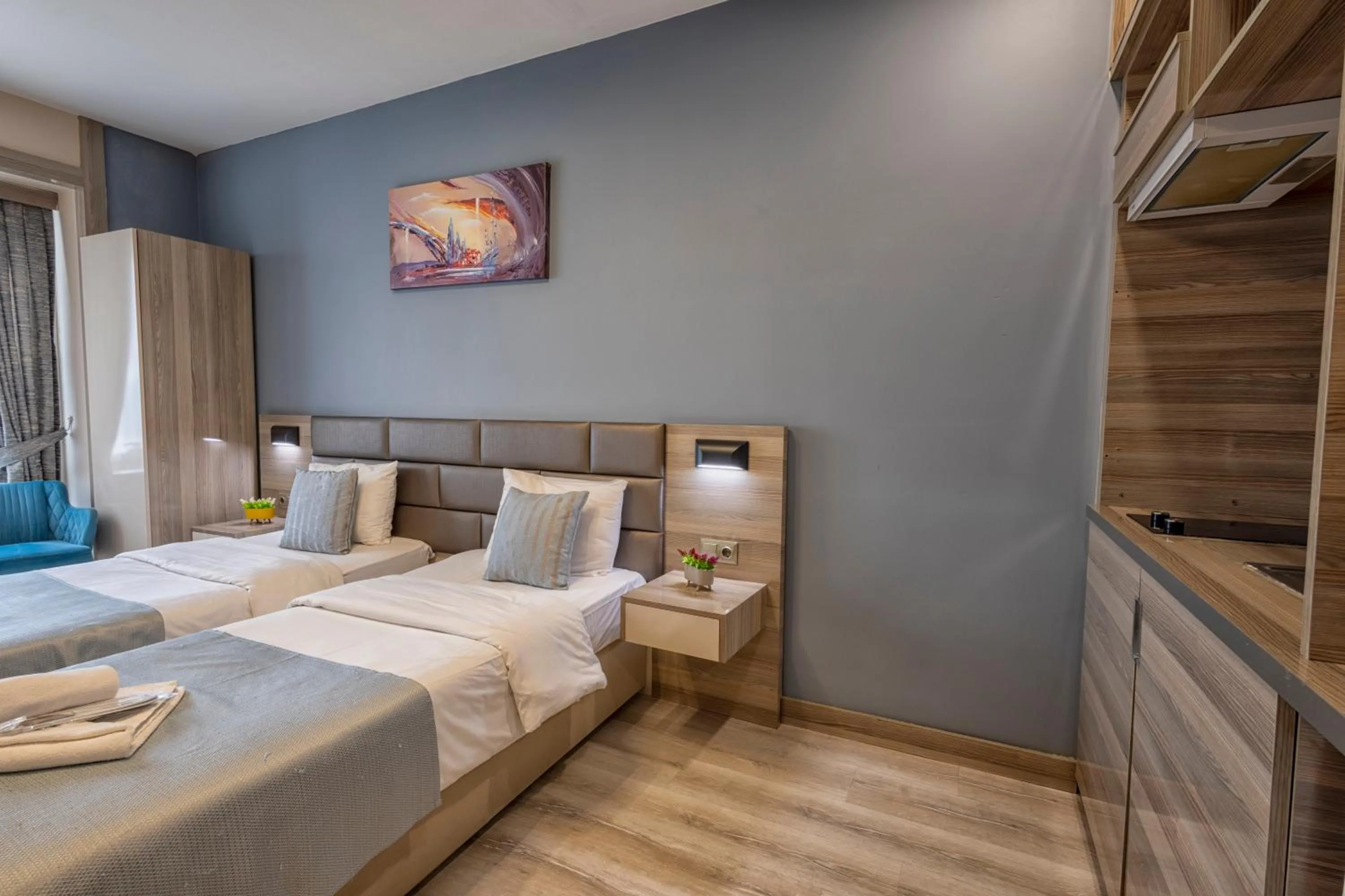 Bed in My House N5 Suites Hotel