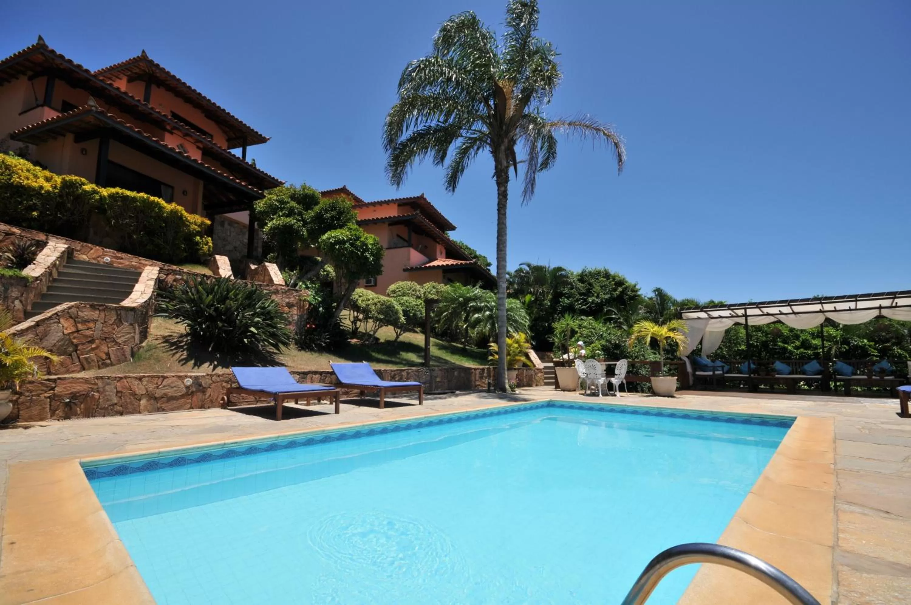 Pool view in Aguabúzios Hotel