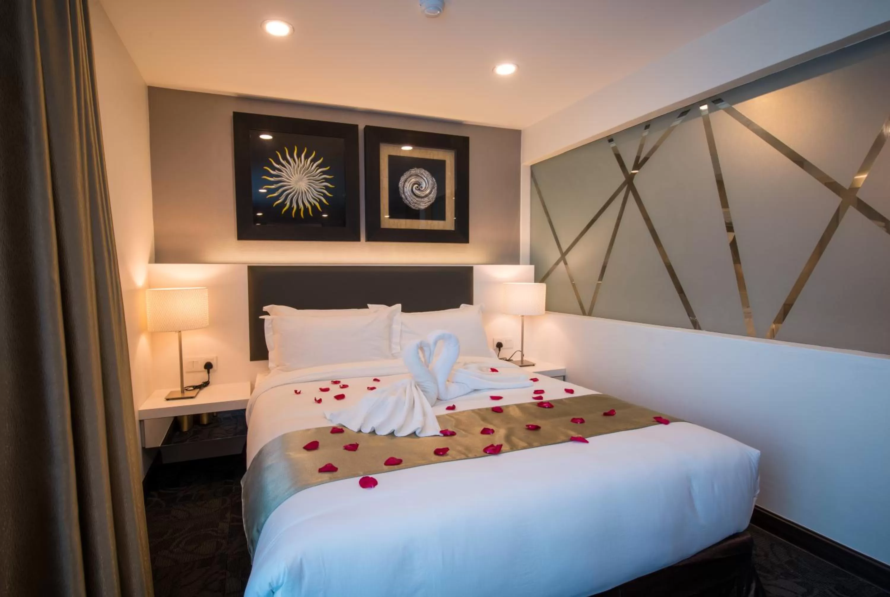 Bed in Asiatic Hotel