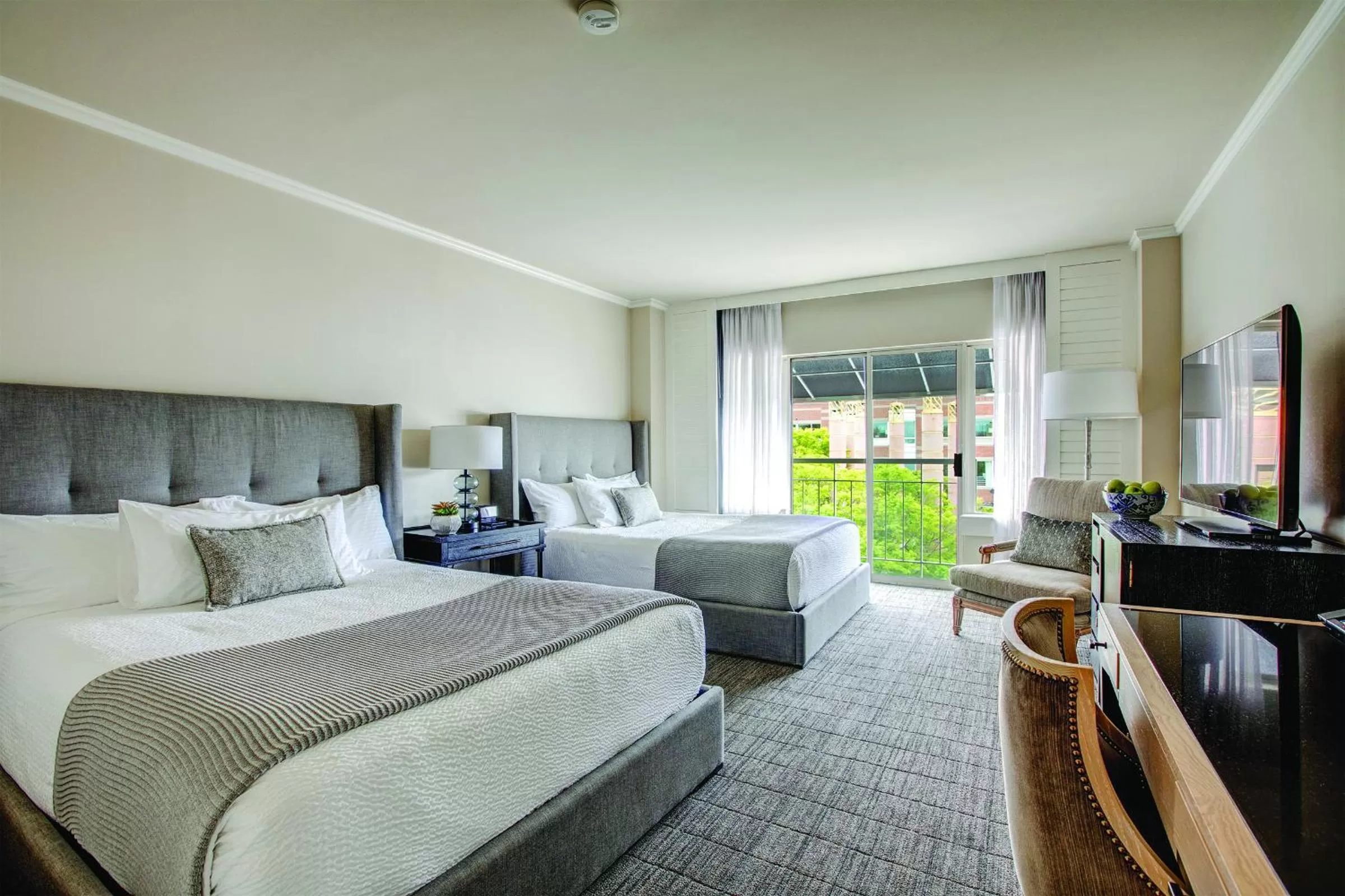 Seating area, Bed in The Woodmark Hotel & Still Spa on Lake Washington